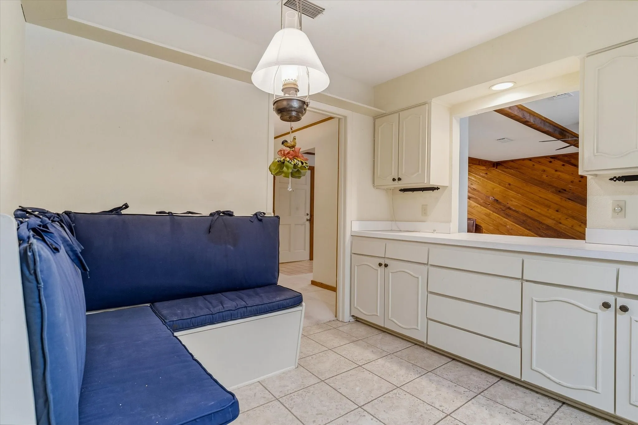 Single Family Residence For Sale in Dallas County , 13121 Pennystone Drive, Farmers Branch, Texas 75244, 4 Bedroom, 2 Bathroom, 2 Garage spaces, 1,970 Sqft, built in 1969, mls#21363239, Real Estate Agent in Farmers Branch, Homes For Sale in Dallas county, Homes For Sale in Farmers Branch, Realtor in Farmers Branch Texas, Real Estate Brokerage Independent Realty Texas, Luminita Cordes Realtor