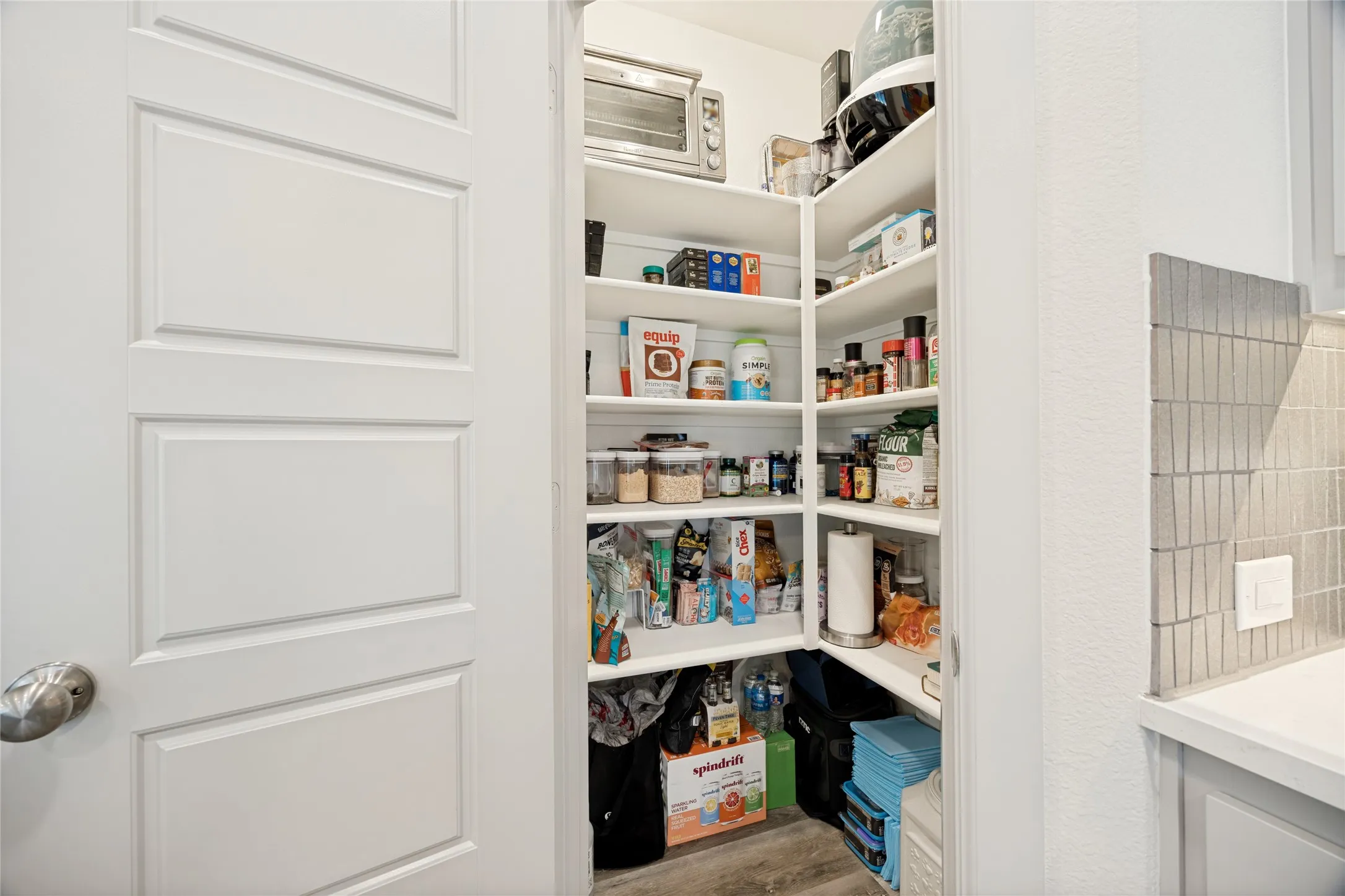 Single Family Residence For Sale in Dallas County , 1520 Jackson Street, Carrollton, Texas 75006, 3 Bedroom, 3 Bathroom, 2 Garage spaces, 2,046 Sqft, built in 2020, mls#21363293, Real Estate Agent in Carrollton, Homes For Sale in Dallas county, Homes For Sale in Carrollton, Realtor in Carrollton Texas, Real Estate Brokerage Independent Realty Texas, Luminita Cordes Realtor