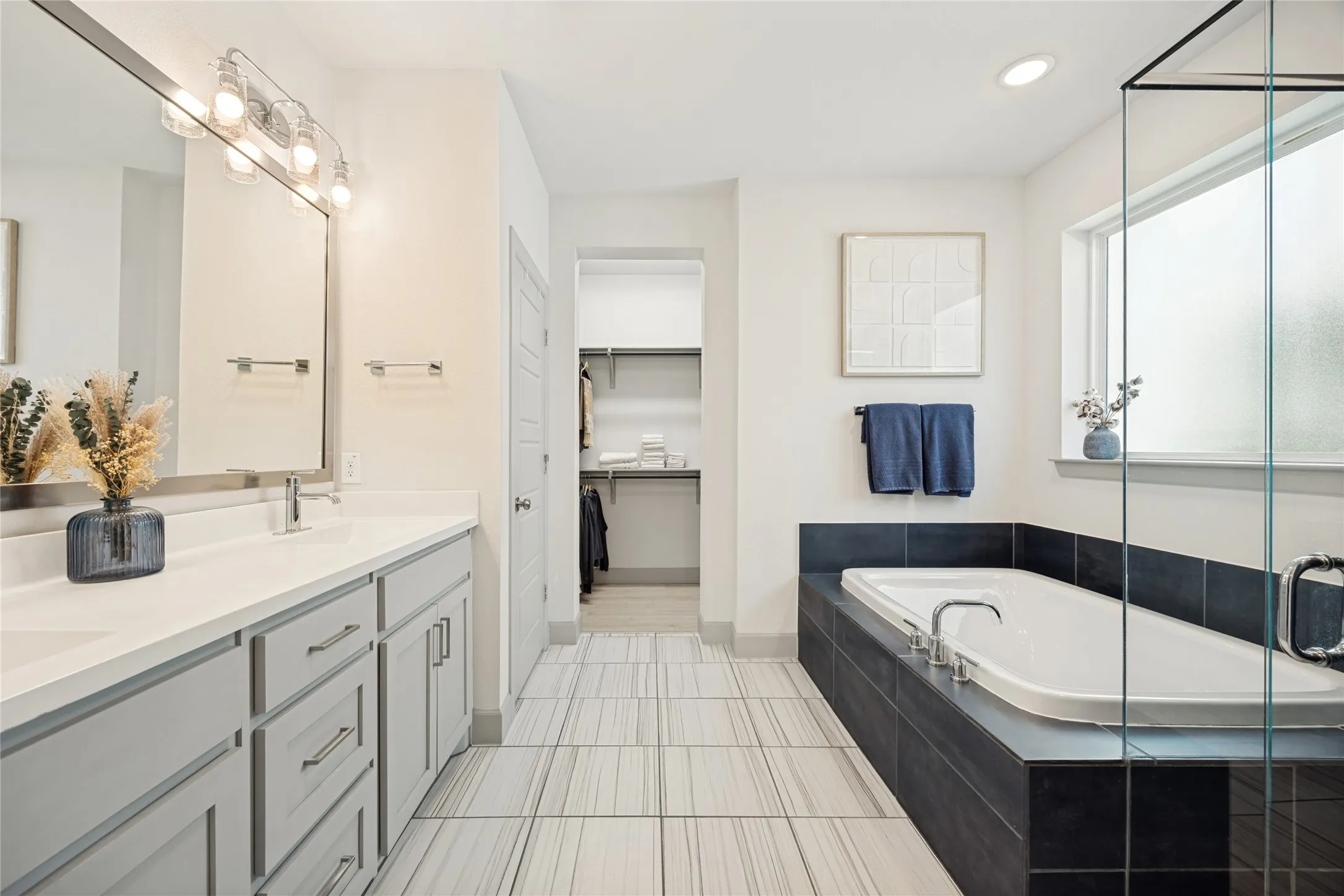 Single Family Residence For Sale in Dallas County , 1520 Jackson Street, Carrollton, Texas 75006, 3 Bedroom, 3 Bathroom, 2 Garage spaces, 2,046 Sqft, built in 2020, mls#21363293, Real Estate Agent in Carrollton, Homes For Sale in Dallas county, Homes For Sale in Carrollton, Realtor in Carrollton Texas, Real Estate Brokerage Independent Realty Texas, Luminita Cordes Realtor