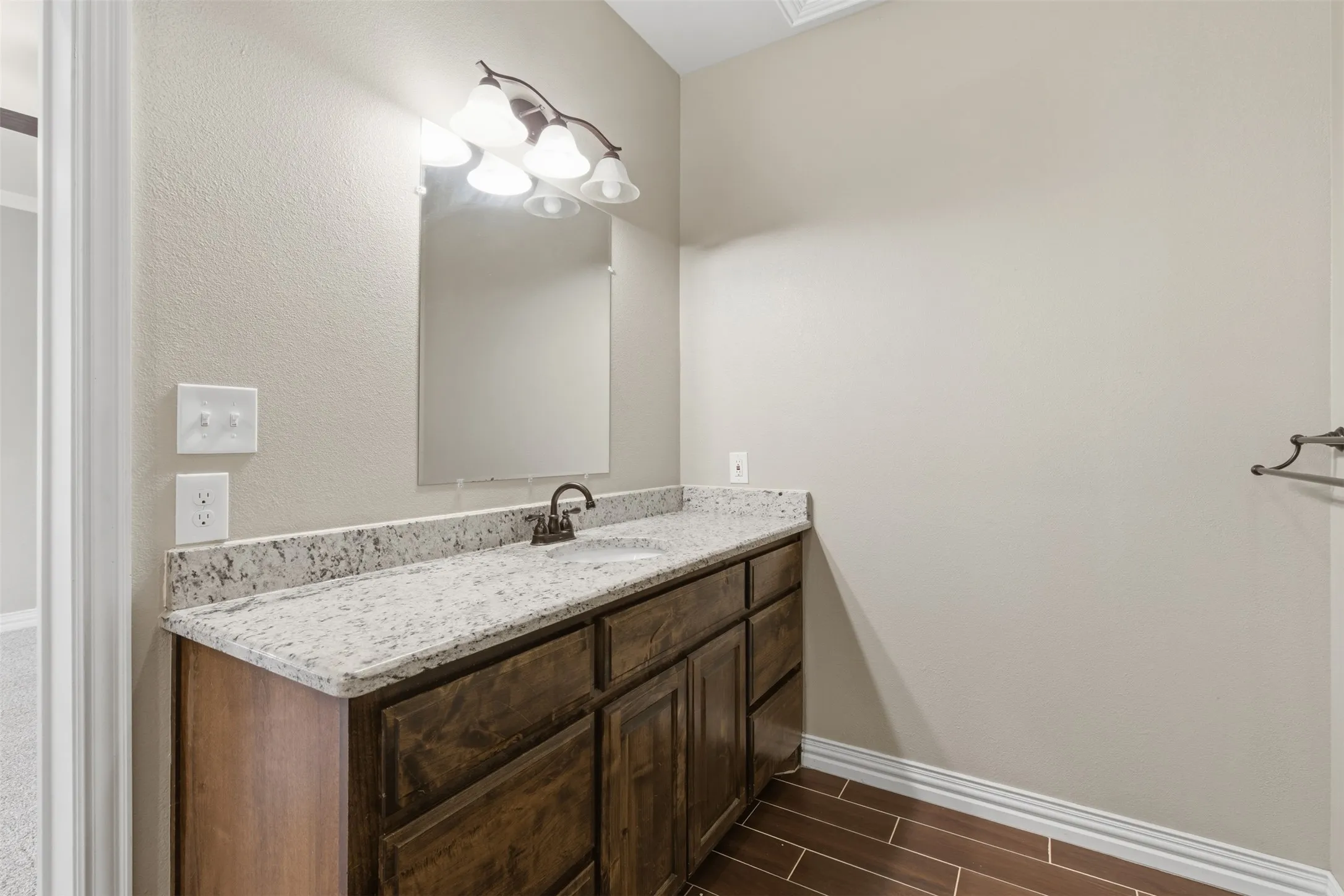Single Family Residence For Rent in Grayson County , 1524 S Montgomery Street, Sherman, Texas 75090, 3 Bedroom, 2 Bathroom, Garage spaces, 1,265 Sqft, built in 2017, mls#21364513, Real Estate Agent in Sherman, Homes For Rent in Grayson county, Homes For Rent in Sherman, Realtor in Sherman Texas, Real Estate Brokerage Independent Realty Texas, Luminita Cordes Realtor