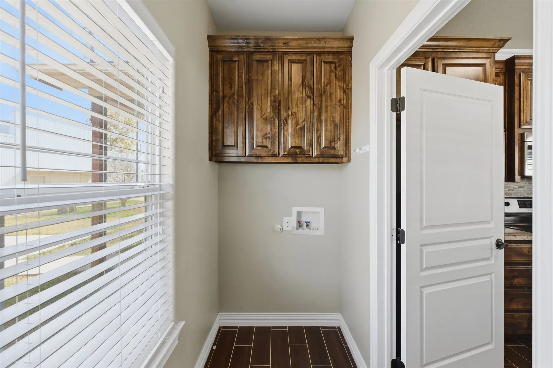 Single Family Residence For Rent in Grayson County , 1524 S Montgomery Street, Sherman, Texas 75090, 3 Bedroom, 2 Bathroom, Garage spaces, 1,265 Sqft, built in 2017, mls#21364513, Real Estate Agent in Sherman, Homes For Rent in Grayson county, Homes For Rent in Sherman, Realtor in Sherman Texas, Real Estate Brokerage Independent Realty Texas, Luminita Cordes Realtor