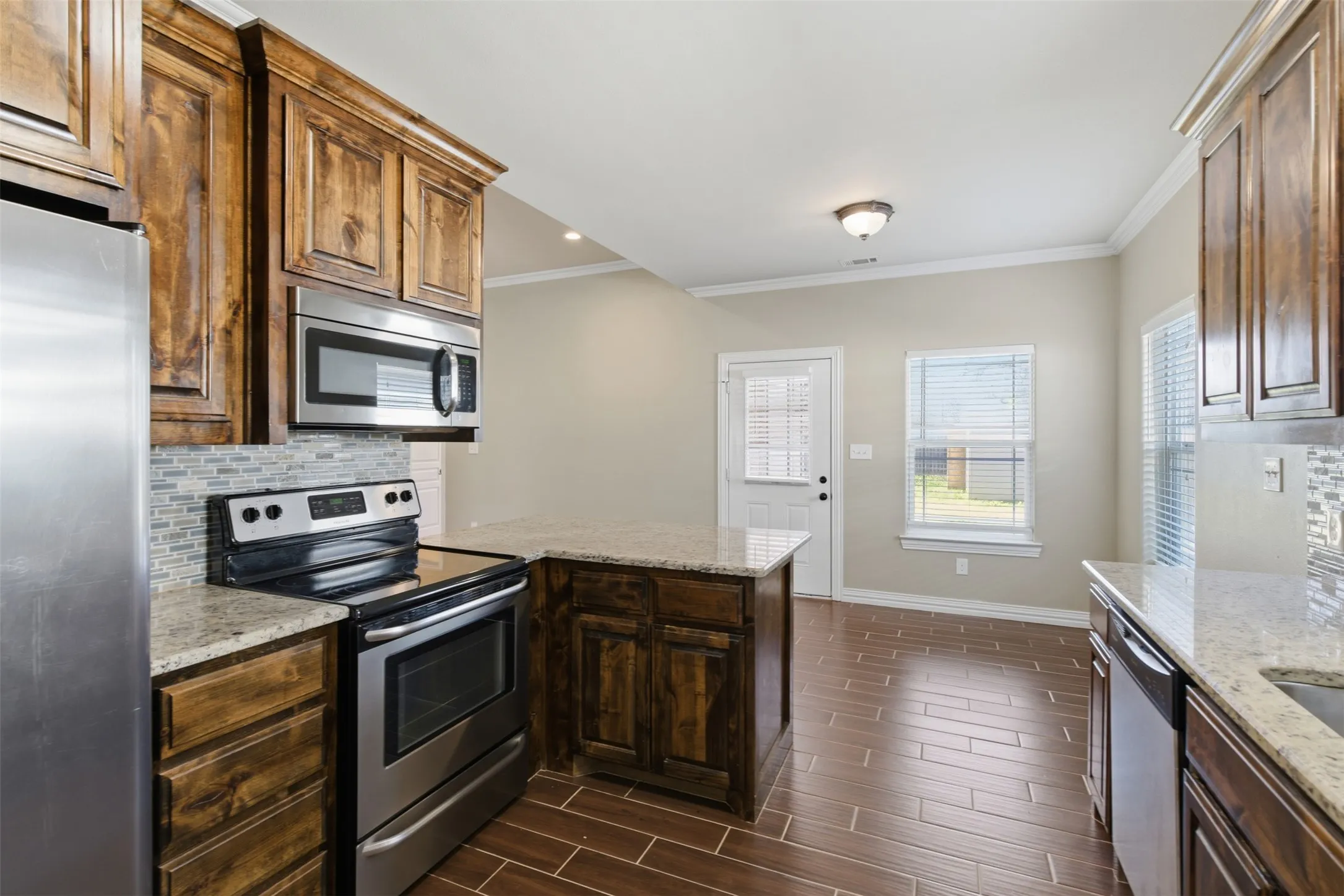 Single Family Residence For Rent in Grayson County , 1524 S Montgomery Street, Sherman, Texas 75090, 3 Bedroom, 2 Bathroom, Garage spaces, 1,265 Sqft, built in 2017, mls#21364513, Real Estate Agent in Sherman, Homes For Rent in Grayson county, Homes For Rent in Sherman, Realtor in Sherman Texas, Real Estate Brokerage Independent Realty Texas, Luminita Cordes Realtor