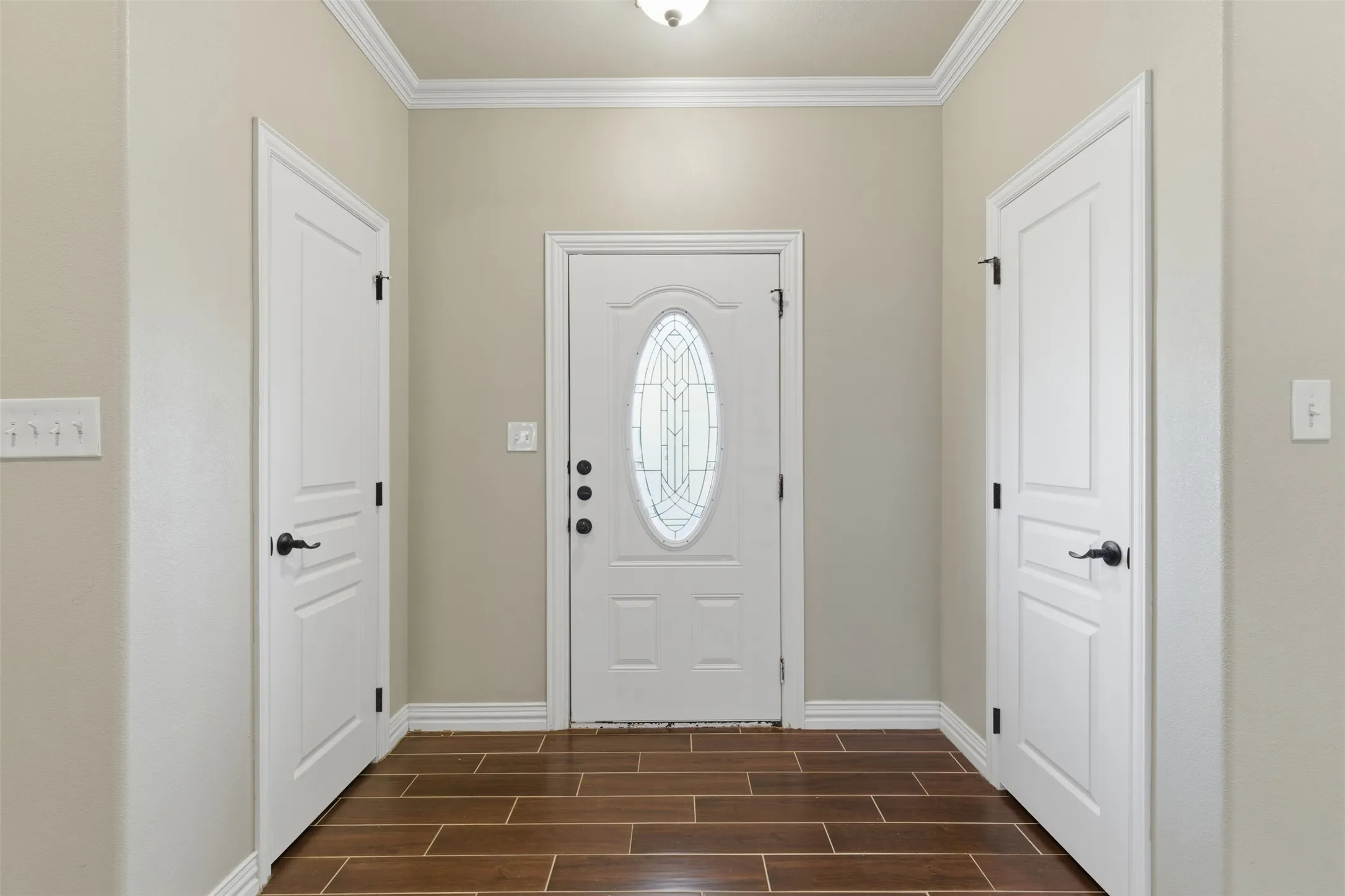 Single Family Residence For Rent in Grayson County , 1524 S Montgomery Street, Sherman, Texas 75090, 3 Bedroom, 2 Bathroom, Garage spaces, 1,265 Sqft, built in 2017, mls#21364513, Real Estate Agent in Sherman, Homes For Rent in Grayson county, Homes For Rent in Sherman, Realtor in Sherman Texas, Real Estate Brokerage Independent Realty Texas, Luminita Cordes Realtor