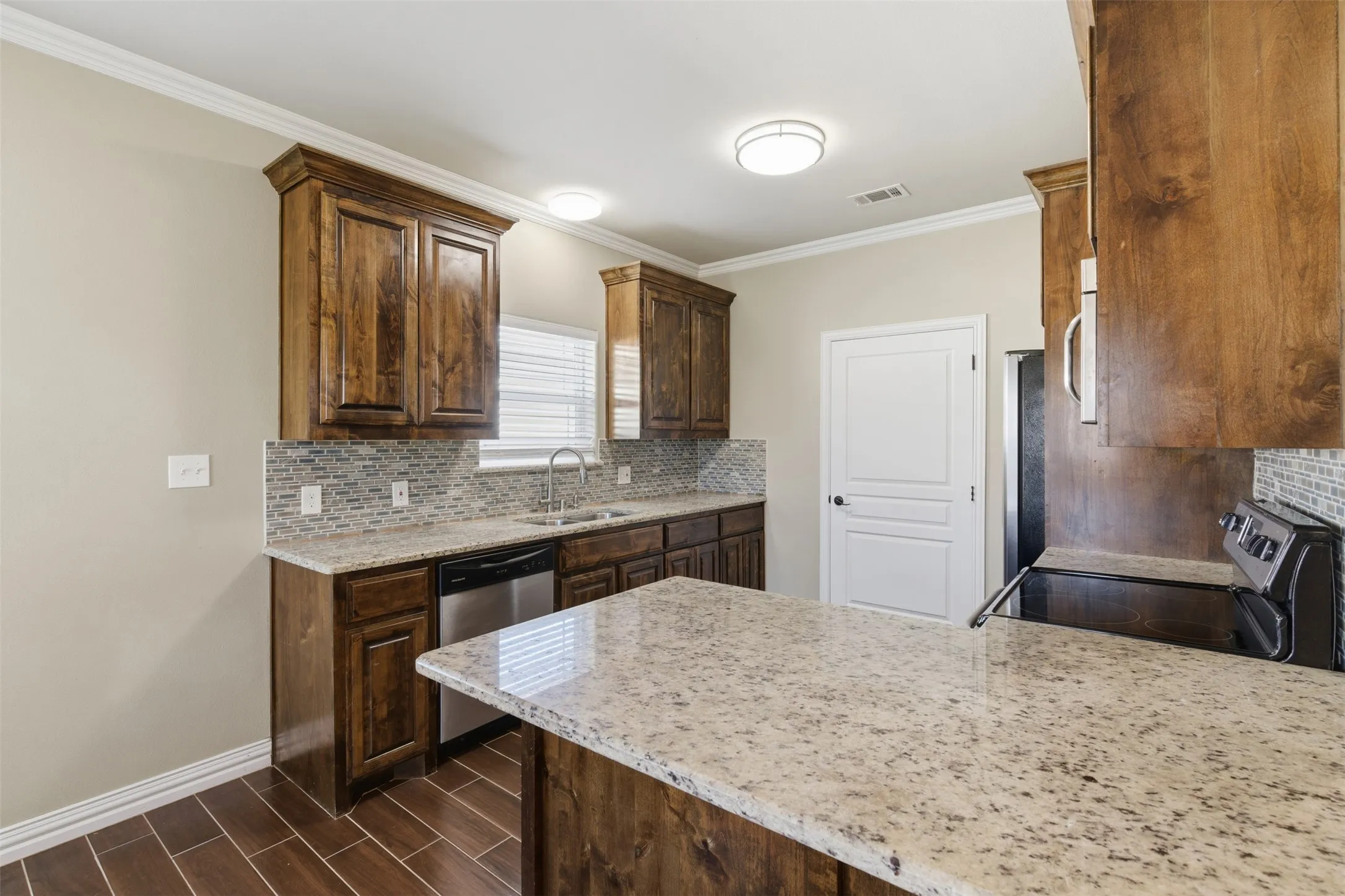 Single Family Residence For Rent in Grayson County , 1524 S Montgomery Street, Sherman, Texas 75090, 3 Bedroom, 2 Bathroom, Garage spaces, 1,265 Sqft, built in 2017, mls#21364513, Real Estate Agent in Sherman, Homes For Rent in Grayson county, Homes For Rent in Sherman, Realtor in Sherman Texas, Real Estate Brokerage Independent Realty Texas, Luminita Cordes Realtor