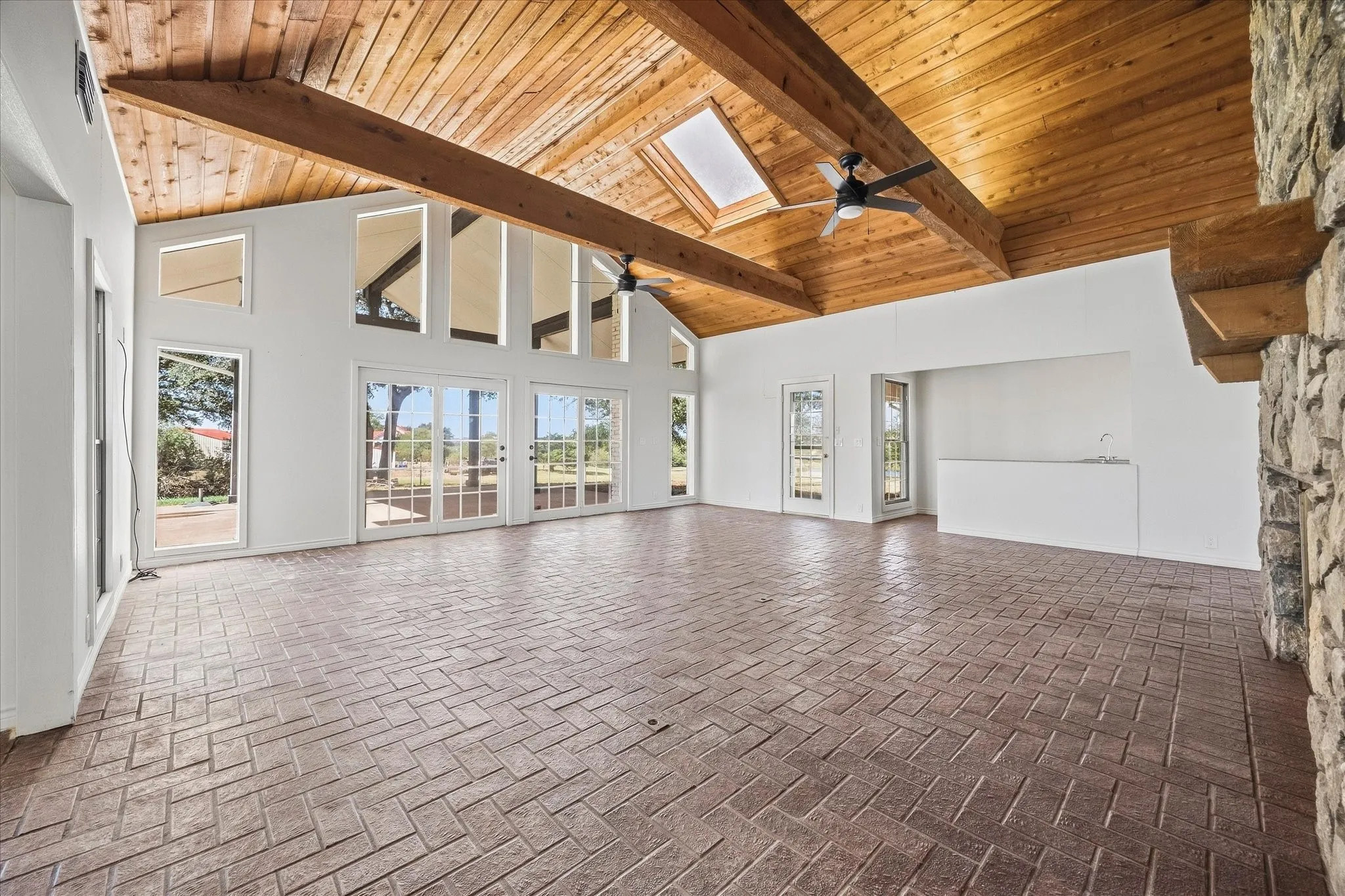 Single Family Residence For Sale in Rockwall County , 278 Cornstalk Road, Rockwall, Texas 75032, 3 Bedroom, 4 Bathroom, 2 Garage spaces, 3,501 Sqft, built in 1987, mls#21361749, Real Estate Agent in Rockwall, Homes For Sale in Rockwall county, Homes For Sale in Rockwall, Realtor in Rockwall Texas, Real Estate Brokerage Independent Realty Texas, Luminita Cordes Realtor