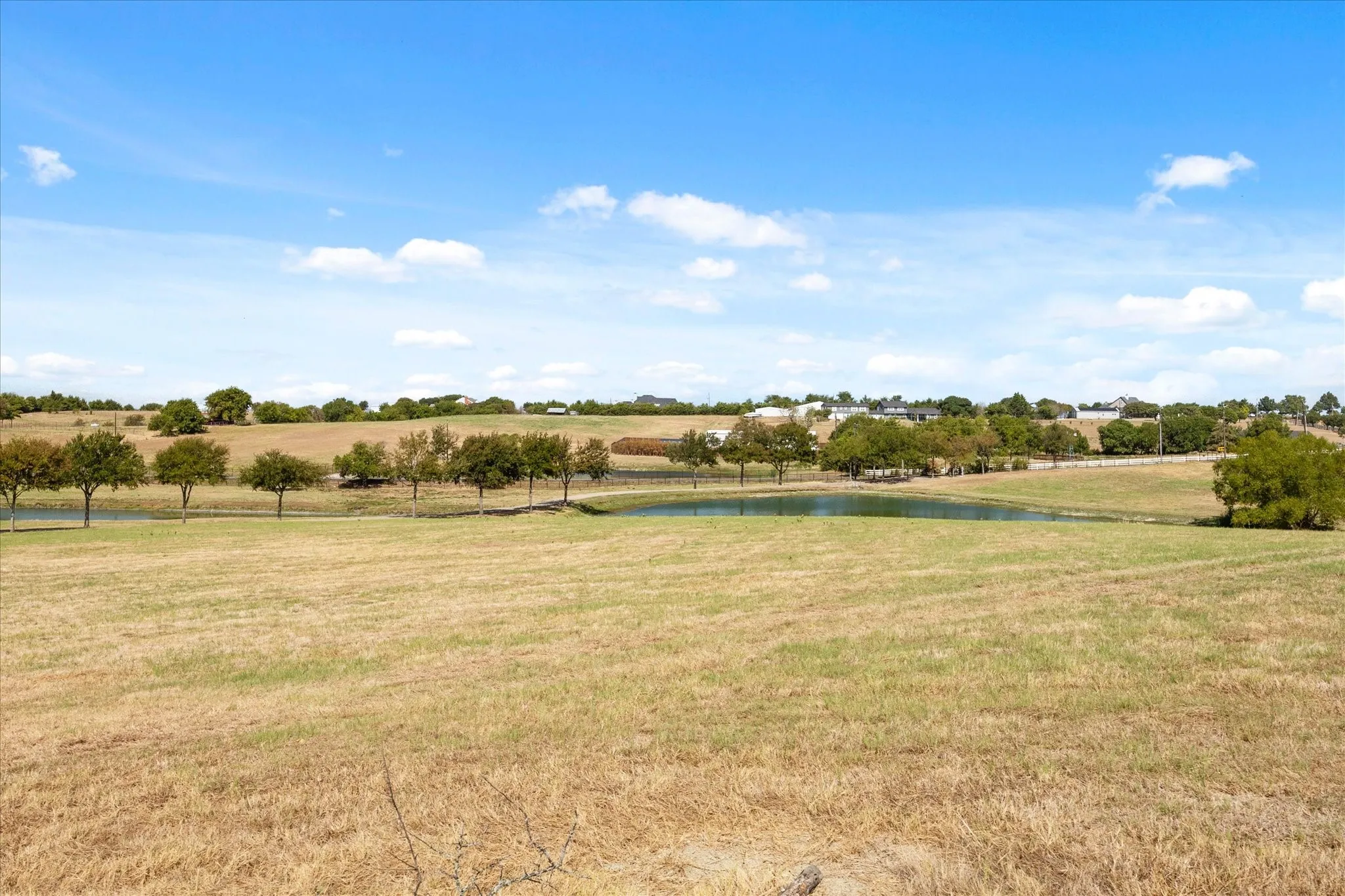 Single Family Residence For Sale in Rockwall County , 278 Cornstalk Road, Rockwall, Texas 75032, 3 Bedroom, 4 Bathroom, 2 Garage spaces, 3,501 Sqft, built in 1987, mls#21361749, Real Estate Agent in Rockwall, Homes For Sale in Rockwall county, Homes For Sale in Rockwall, Realtor in Rockwall Texas, Real Estate Brokerage Independent Realty Texas, Luminita Cordes Realtor