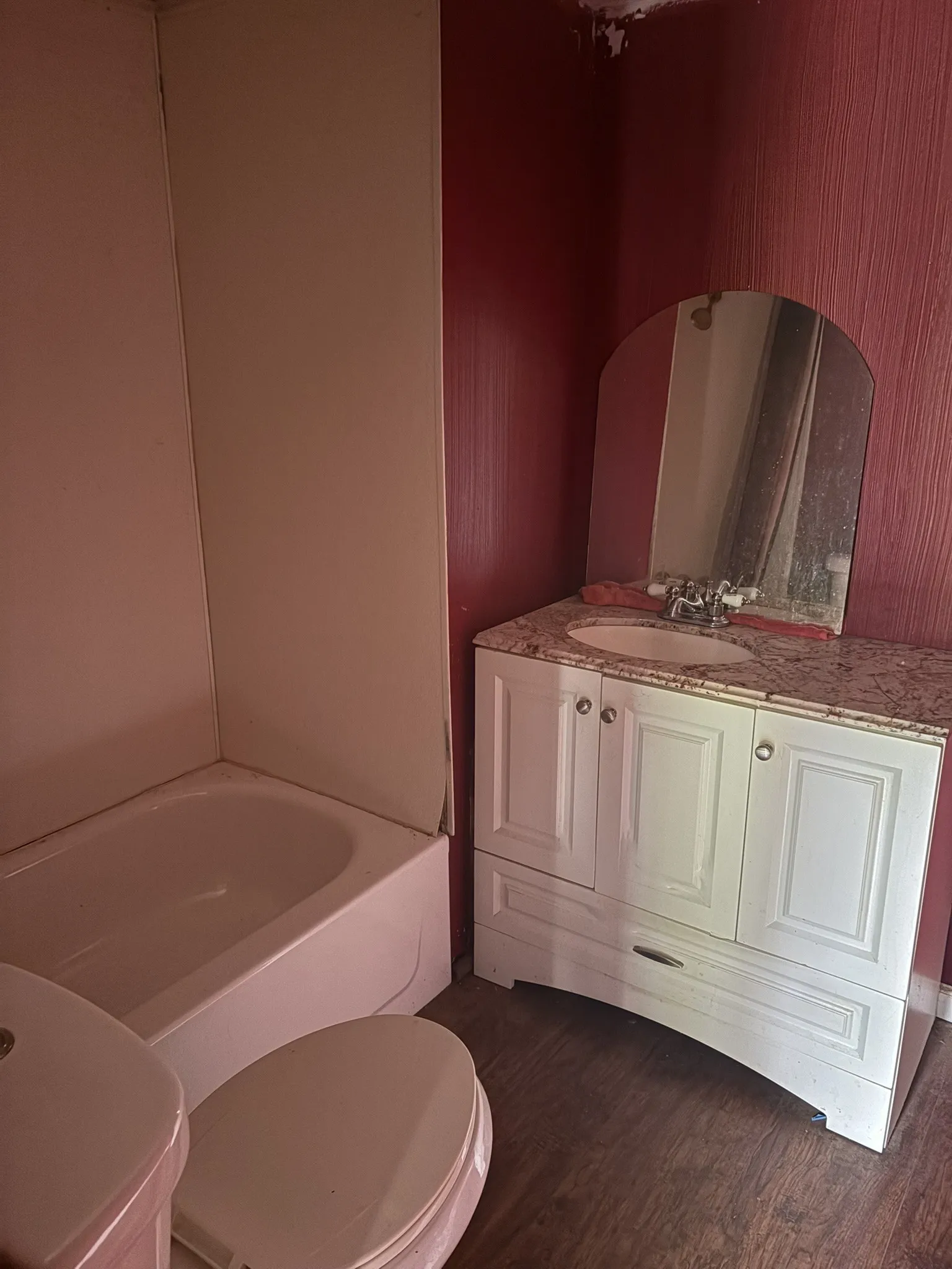 Mobile Home For Sale in Hood County , 4201 Oto Court, Granbury, Texas 76048, 1 Bedroom, 1 Bathroom, Garage spaces, 600 Sqft, built in 1979, mls#21350268, Real Estate Agent in Granbury, Homes For Sale in Hood county, Homes For Sale in Granbury, Realtor in Granbury Texas, Real Estate Brokerage Independent Realty Texas, Luminita Cordes Realtor