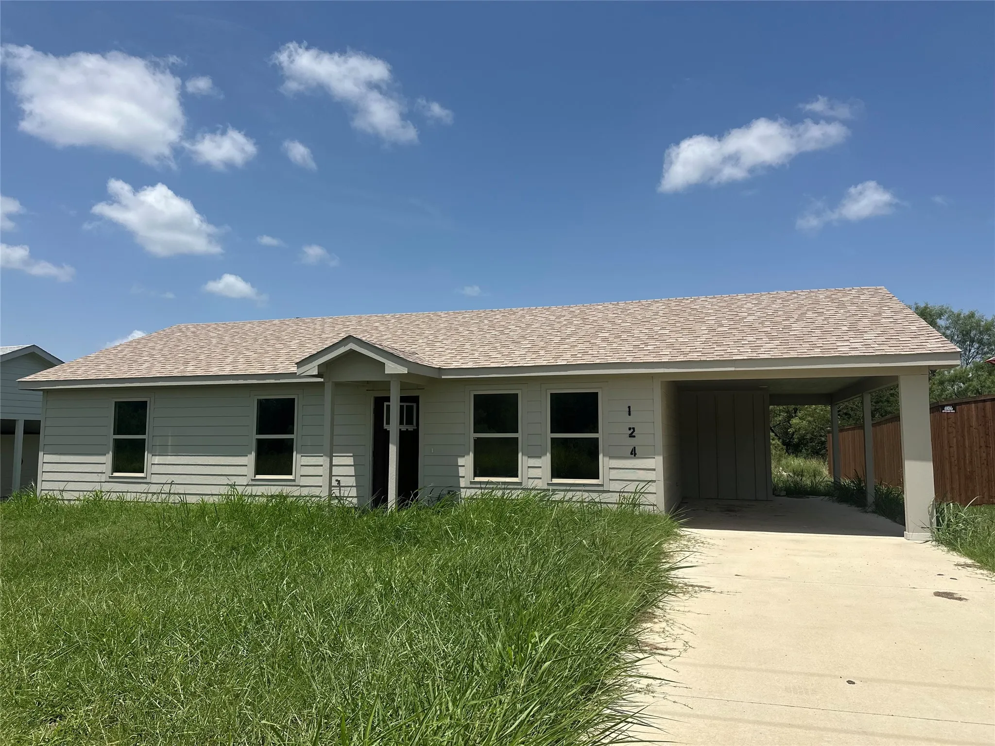 Single Family Residence For Sale in Wise County , 124 Bridlewood Lane, Runaway Bay, Texas 76426, 3 Bedroom, 2 Bathroom, Garage spaces, 1,097 Sqft, built in 2024, mls#21364505, Real Estate Agent in Runaway Bay, Homes For Sale in Wise county, Homes For Sale in Runaway Bay, Realtor in Runaway Bay Texas, Real Estate Brokerage Independent Realty Texas, Luminita Cordes Realtor