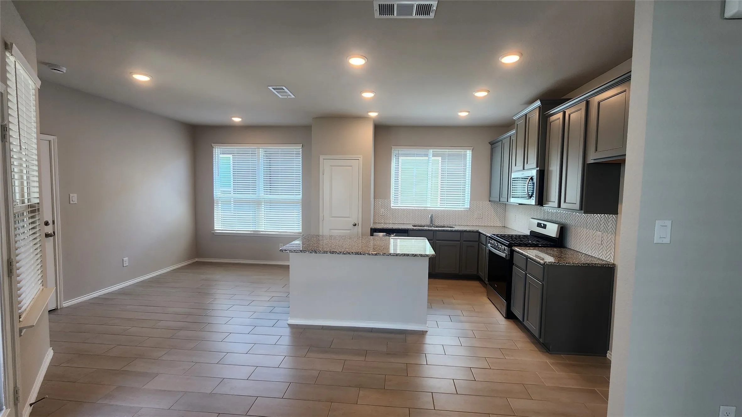 Single Family Residence For Sale in Rockwall County , 7041 Helena Hill, Royse City, Texas 75189, 4 Bedroom, 3 Bathroom, 2 Garage spaces, 2,080 Sqft, built in 2023, mls#21364471, Real Estate Agent in Royse City, Homes For Sale in Rockwall county, Homes For Sale in Royse City, Realtor in Royse City Texas, Real Estate Brokerage Independent Realty Texas, Luminita Cordes Realtor