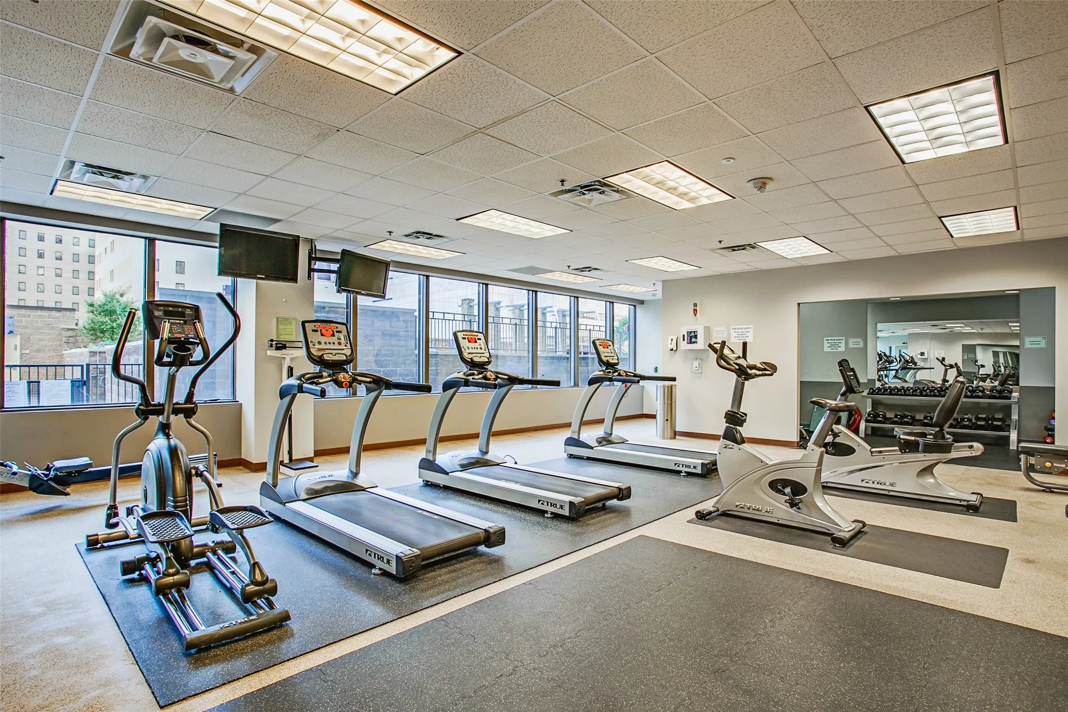 Condominium For Rent in Dallas County , 1200 Main Street 2512, Dallas, Texas 75202, 3 Bedroom, 3 Bathroom, 2 Garage spaces, 2,101 Sqft, built in 1974, mls#21359103, Real Estate Agent in Dallas, Homes For Rent in Dallas county, Homes For Rent in Dallas, Realtor in Dallas Texas, Real Estate Brokerage Independent Realty Texas, Luminita Cordes Realtor