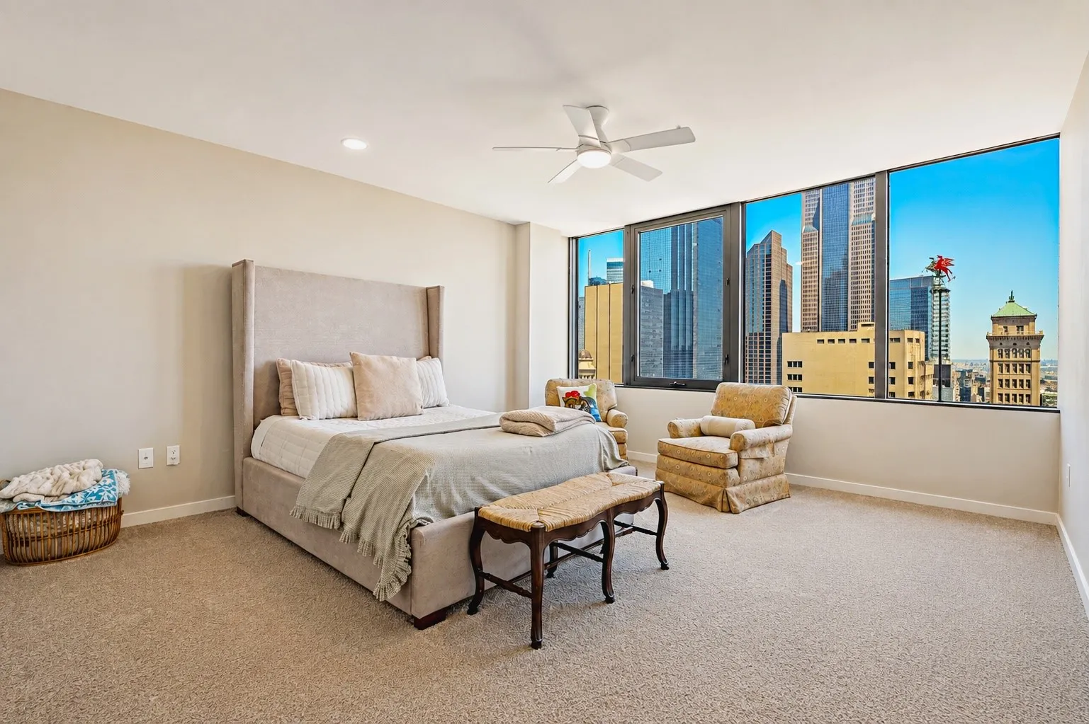 Condominium For Rent in Dallas County , 1200 Main Street 2512, Dallas, Texas 75202, 3 Bedroom, 3 Bathroom, 2 Garage spaces, 2,101 Sqft, built in 1974, mls#21359103, Real Estate Agent in Dallas, Homes For Rent in Dallas county, Homes For Rent in Dallas, Realtor in Dallas Texas, Real Estate Brokerage Independent Realty Texas, Luminita Cordes Realtor