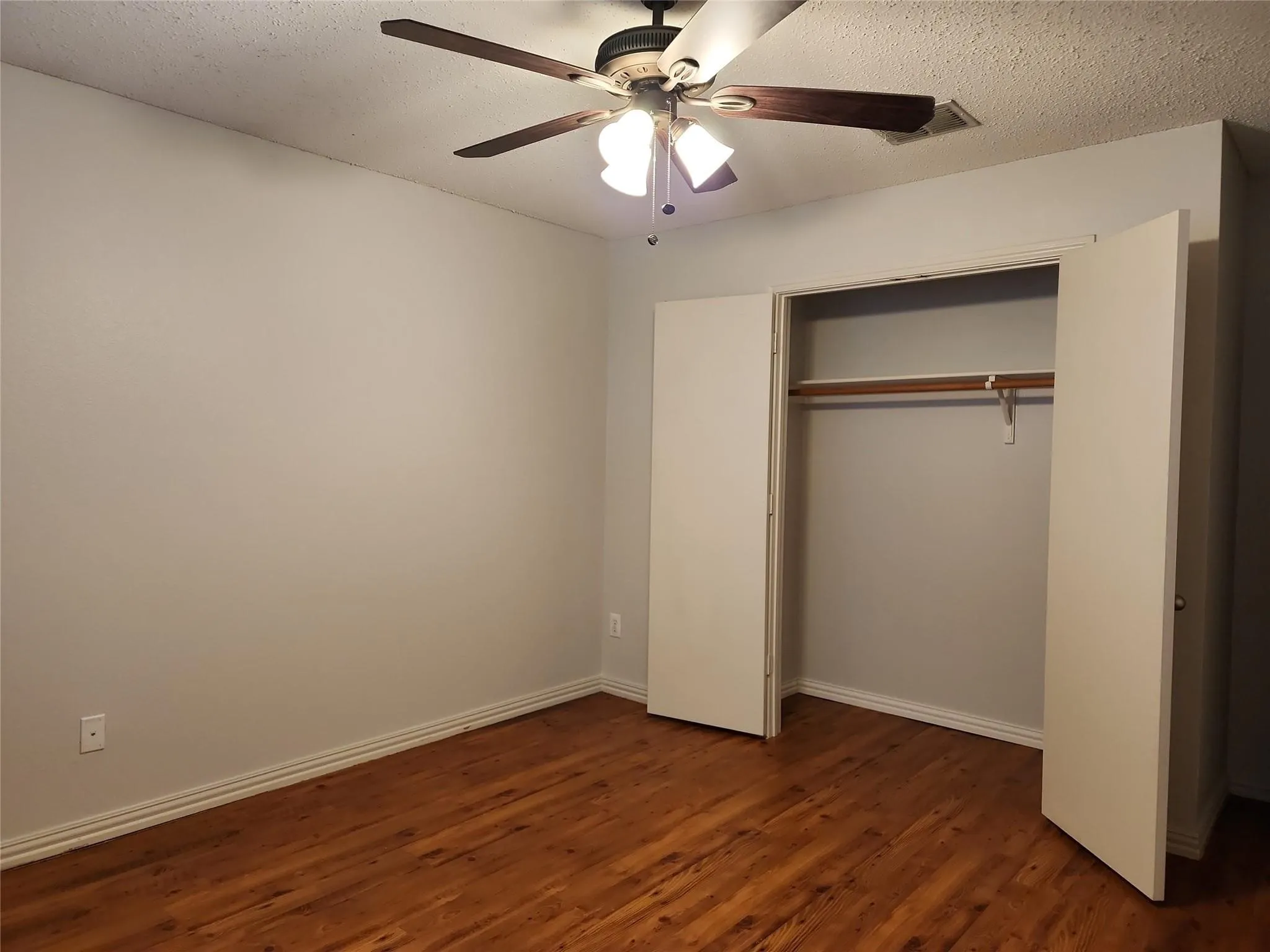 Single Family Residence For Rent in Denton County , 1604 Carolina Ridge Way, Fort Worth, Texas 76247, 3 Bedroom, 2 Bathroom, 2 Garage spaces, 1,507 Sqft, built in 2005, mls#21364236, Real Estate Agent in Fort Worth, Homes For Rent in Denton county, Homes For Rent in Fort Worth, Realtor in Fort Worth Texas, Real Estate Brokerage Independent Realty Texas, Luminita Cordes Realtor