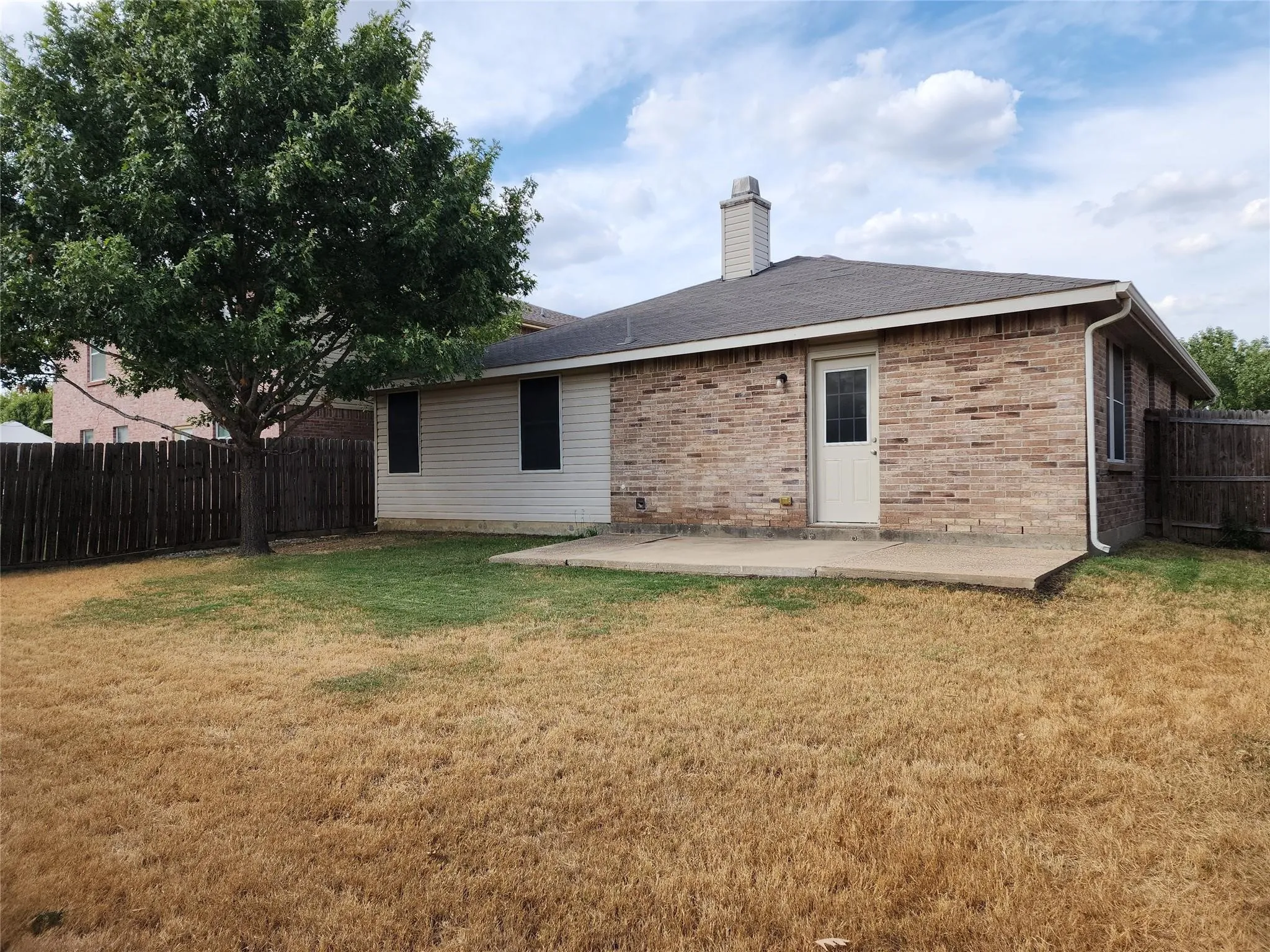 Single Family Residence For Rent in Denton County , 1604 Carolina Ridge Way, Fort Worth, Texas 76247, 3 Bedroom, 2 Bathroom, 2 Garage spaces, 1,507 Sqft, built in 2005, mls#21364236, Real Estate Agent in Fort Worth, Homes For Rent in Denton county, Homes For Rent in Fort Worth, Realtor in Fort Worth Texas, Real Estate Brokerage Independent Realty Texas, Luminita Cordes Realtor
