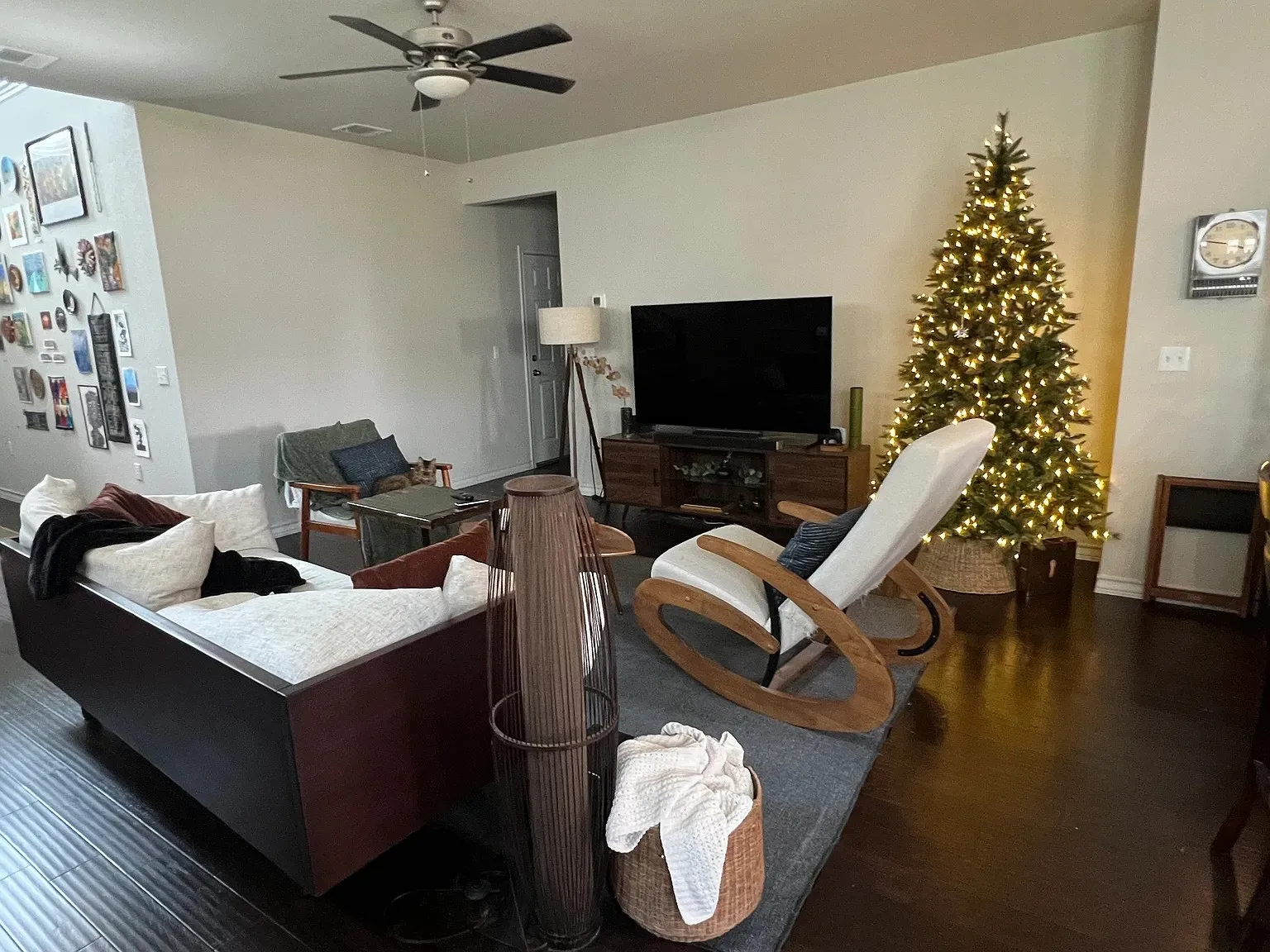 Single Family Residence For Rent in Travis County , 12100 Cimaizon Drive, Austin, Texas 78725, 4 Bedroom, 3 Bathroom, 2 Garage spaces, 2,400 Sqft, built in 2019, Price $2,599, mls#21360646, Real Estate Agent in Austin, Homes For Rent in Travis county, Homes For Rent in Austin, Realtor in Austin Texas, Real Estate Brokerage Independent Realty Texas, Luminita Cordes Realtor