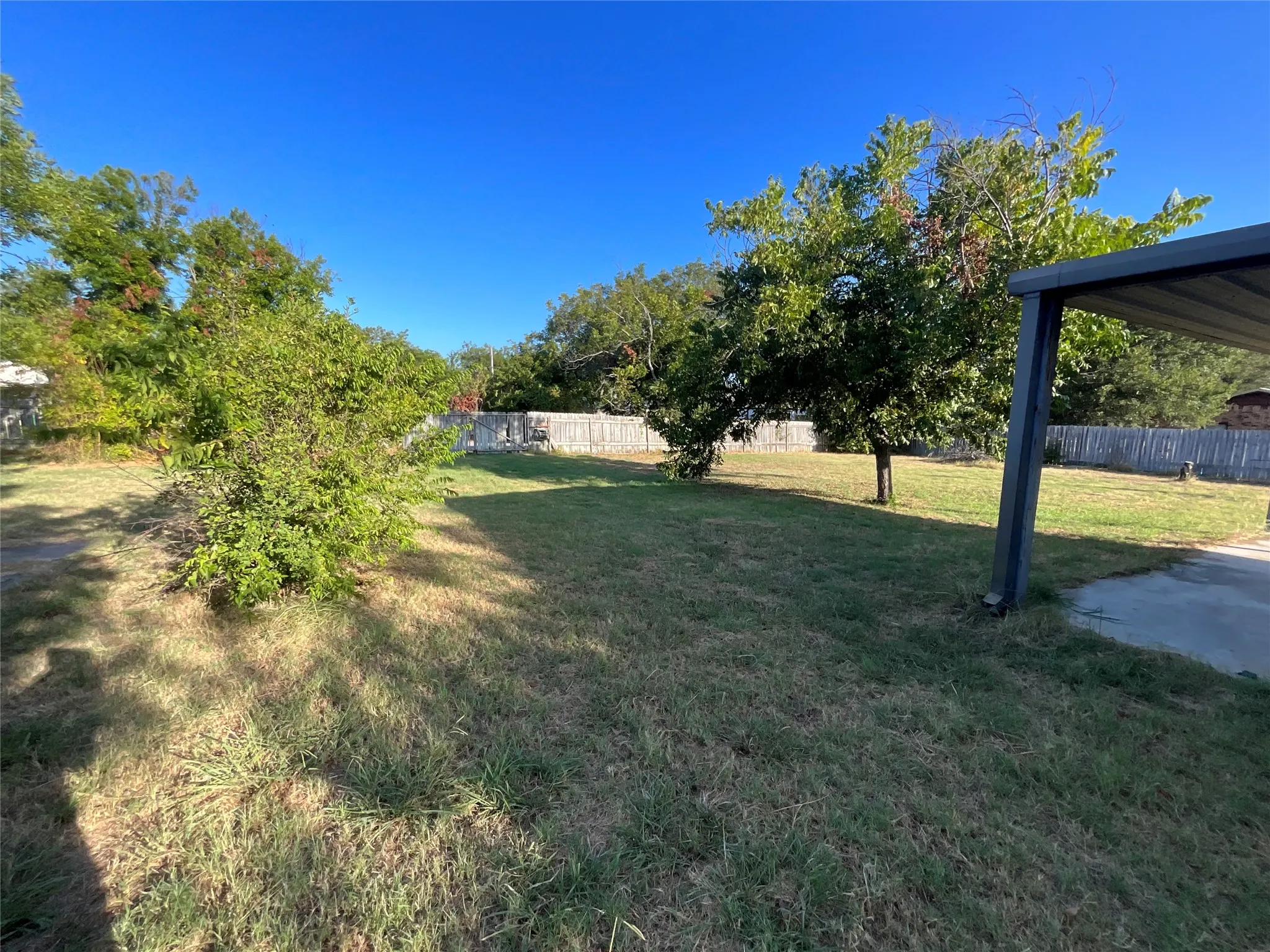 Single Family Residence For Sale in Hamilton County , 1001 E White Street, Hamilton, Texas 76531, 3 Bedroom, 2 Bathroom, 2 Garage spaces, 1,657 Sqft, built in 1977, mls#21364541, Real Estate Agent in Hamilton, Homes For Sale in Hamilton county, Homes For Sale in Hamilton, Realtor in Hamilton Texas, Real Estate Brokerage Independent Realty Texas, Luminita Cordes Realtor