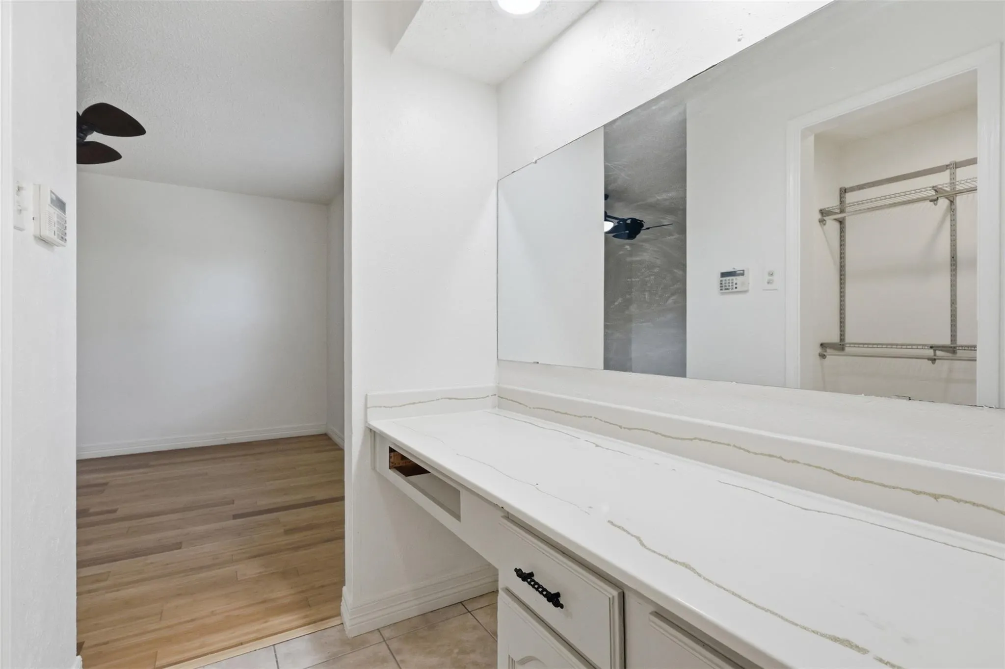 Single Family Residence For Rent in Tarrant County , 2400 York Minster Court, Arlington, Texas 76006, 4 Bedroom, 2 Bathroom, 2 Garage spaces, 1,619 Sqft, built in 1981, mls#21362238, Real Estate Agent in Arlington, Homes For Rent in Tarrant county, Homes For Rent in Arlington, Realtor in Arlington Texas, Real Estate Brokerage Independent Realty Texas, Luminita Cordes Realtor