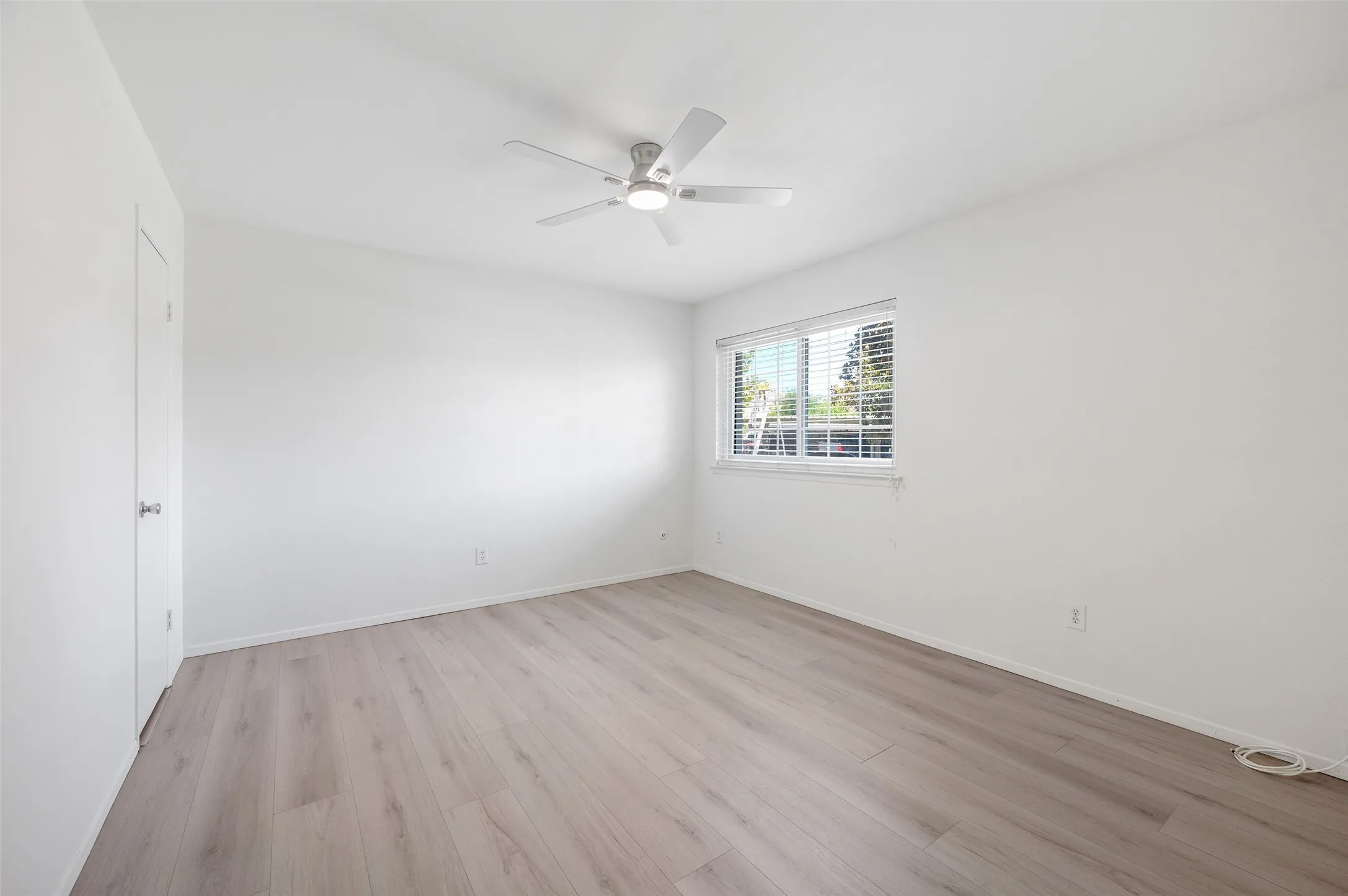 Condominium For Rent in Dallas County , 13715 Preston Road 184, Dallas, Texas 75240, 1 Bedroom, 1 Bathroom, Garage spaces, 631 Sqft, built in 1968, mls#21364545, Real Estate Agent in Dallas, Homes For Rent in Dallas county, Homes For Rent in Dallas, Realtor in Dallas Texas, Real Estate Brokerage Independent Realty Texas, Luminita Cordes Realtor