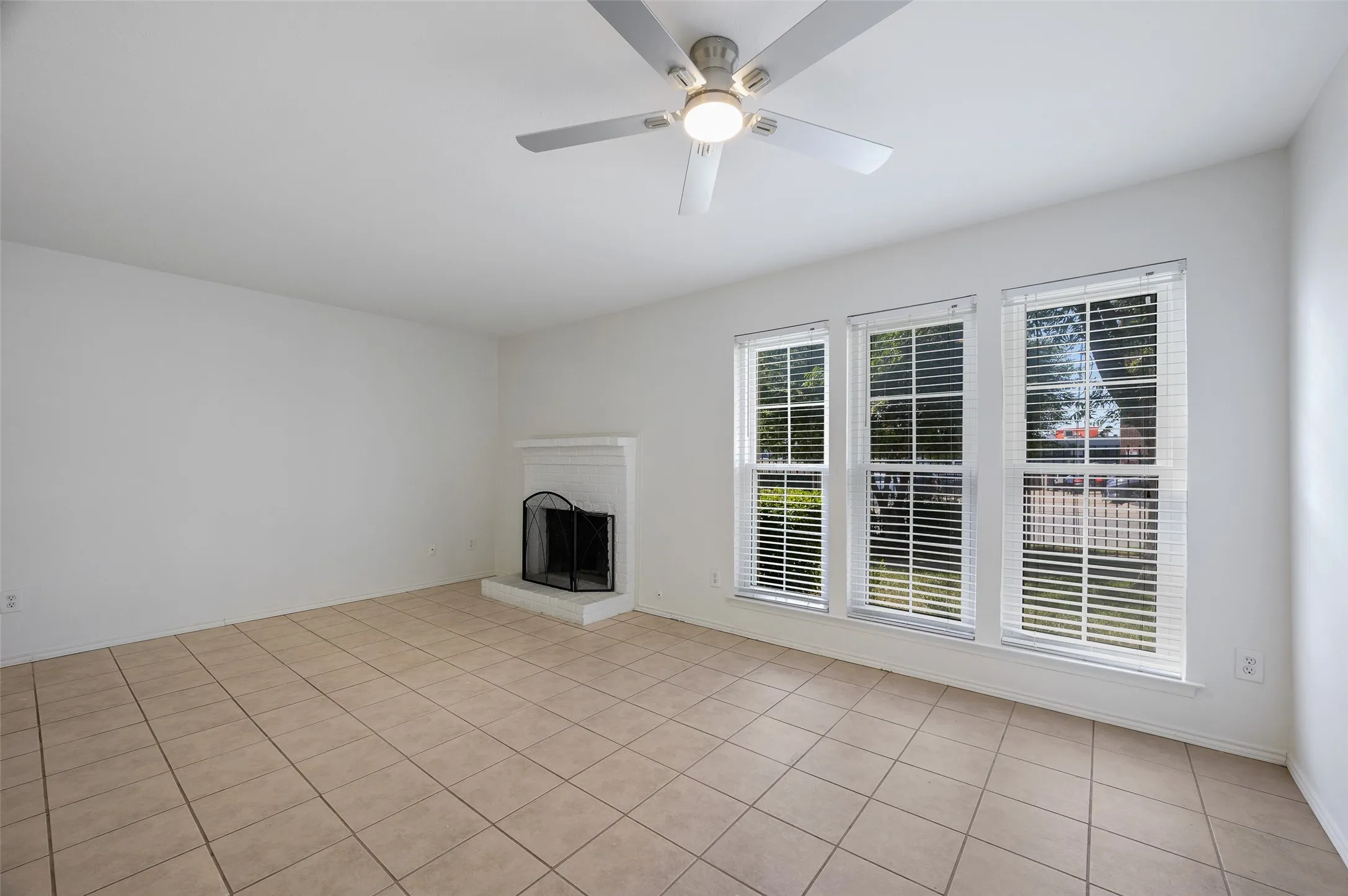 Condominium For Rent in Dallas County , 13715 Preston Road 184, Dallas, Texas 75240, 1 Bedroom, 1 Bathroom, Garage spaces, 631 Sqft, built in 1968, mls#21364545, Real Estate Agent in Dallas, Homes For Rent in Dallas county, Homes For Rent in Dallas, Realtor in Dallas Texas, Real Estate Brokerage Independent Realty Texas, Luminita Cordes Realtor