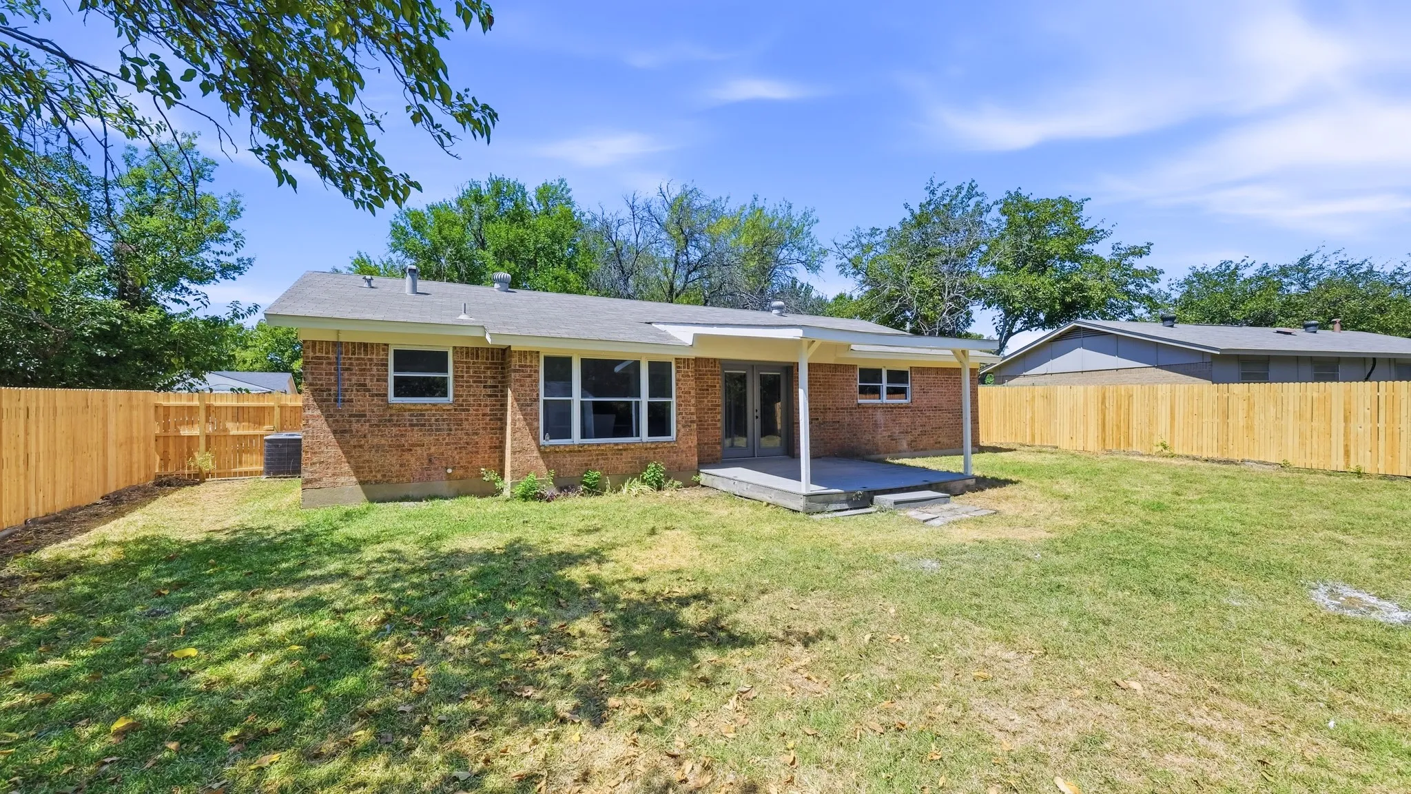 Single Family Residence For Sale in Tarrant County , 744 Windsor Drive, Everman, Texas 76140, 3 Bedroom, 2 Bathroom, 2 Garage spaces, 1,118 Sqft, built in 1970, mls#21364531, Real Estate Agent in Everman, Homes For Sale in Tarrant county, Homes For Sale in Everman, Realtor in Everman Texas, Real Estate Brokerage Independent Realty Texas, Luminita Cordes Realtor