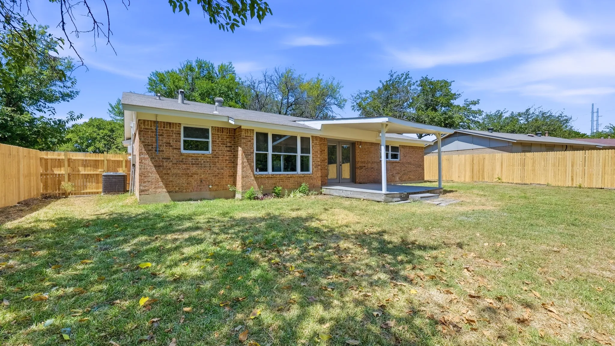 Single Family Residence For Sale in Tarrant County , 744 Windsor Drive, Everman, Texas 76140, 3 Bedroom, 2 Bathroom, 2 Garage spaces, 1,118 Sqft, built in 1970, mls#21364531, Real Estate Agent in Everman, Homes For Sale in Tarrant county, Homes For Sale in Everman, Realtor in Everman Texas, Real Estate Brokerage Independent Realty Texas, Luminita Cordes Realtor