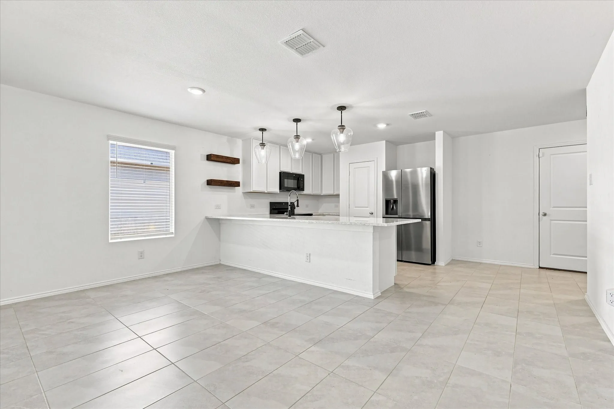 Single Family Residence For Rent in Dallas County , 1756 Copehart Lane, Dallas, Texas 75253, 3 Bedroom, 2 Bathroom, 2 Garage spaces, 1,480 Sqft, built in 2024, mls#21361734, Real Estate Agent in Dallas, Homes For Rent in Dallas county, Homes For Rent in Dallas, Realtor in Dallas Texas, Real Estate Brokerage Independent Realty Texas, Luminita Cordes Realtor