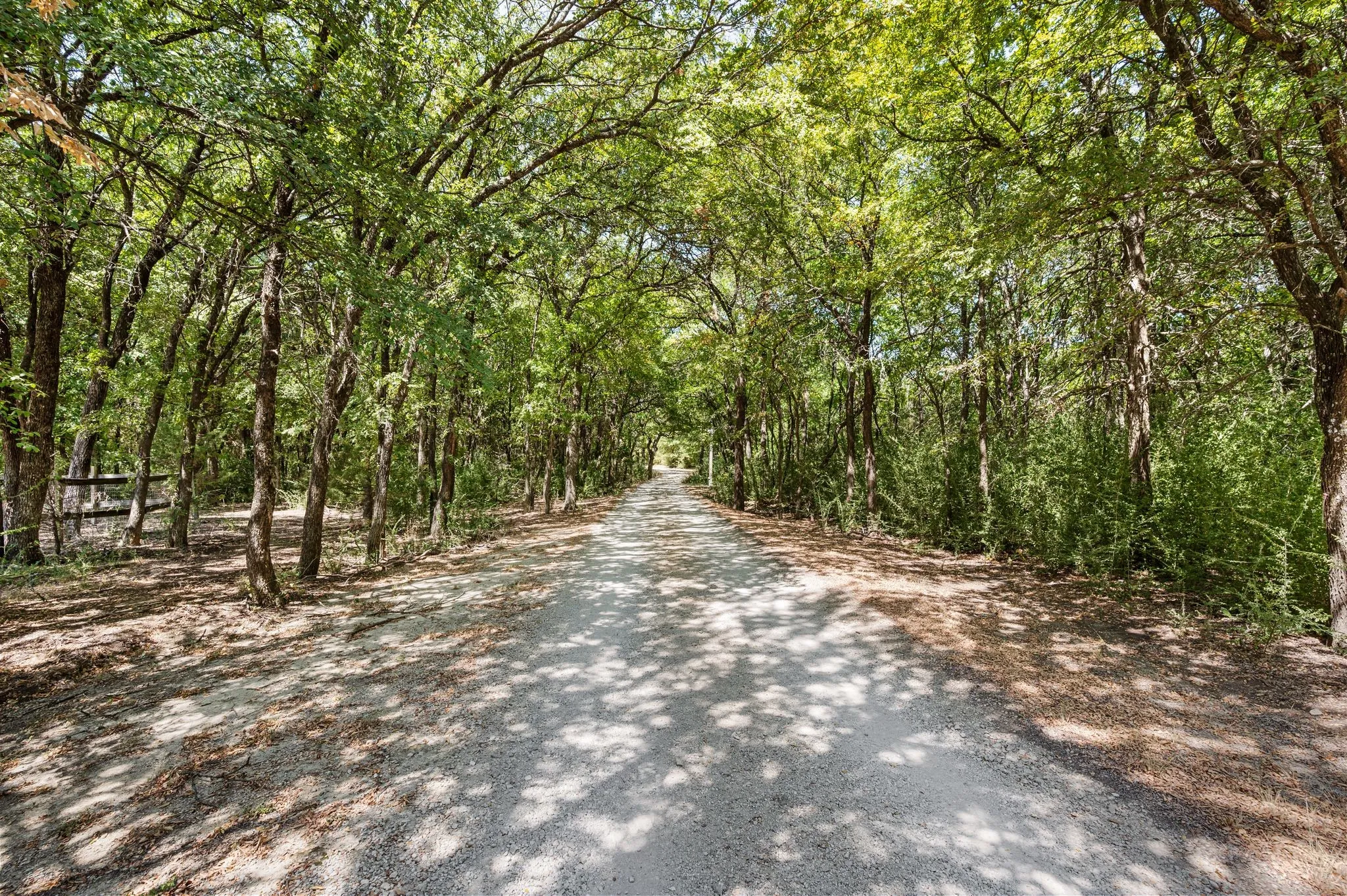 Single Family Residence For Sale in Denton County , 6942 Indian Wells Road, Sanger, Texas 76266, 7 Bedroom, 7 Bathroom, 3 Garage spaces, 7,258 Sqft, built in 1987, mls#21360826, Real Estate Agent in Sanger, Homes For Sale in Denton county, Homes For Sale in Sanger, Realtor in Sanger Texas, Real Estate Brokerage Independent Realty Texas, Luminita Cordes Realtor