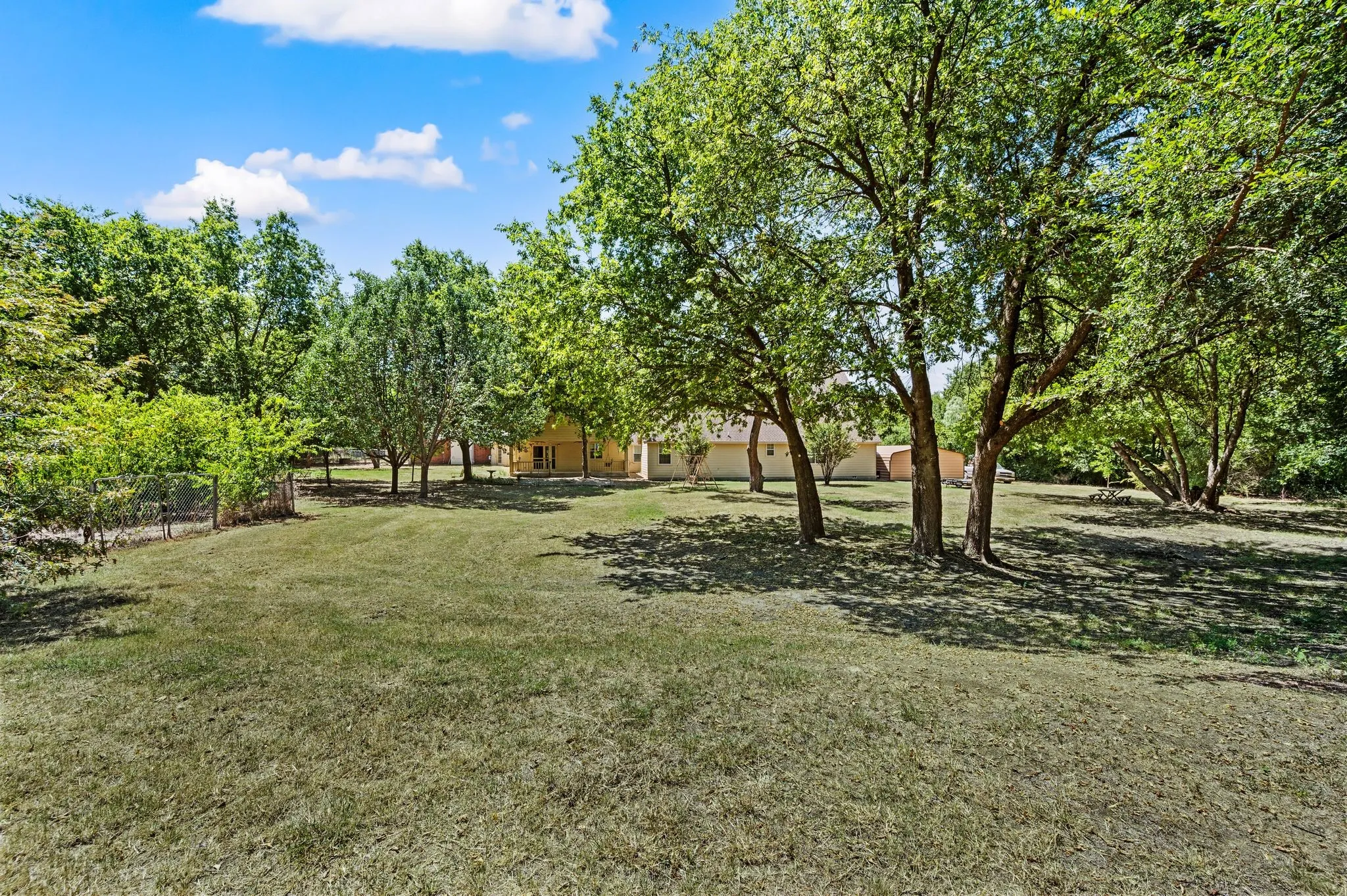 Single Family Residence For Sale in Denton County , 6942 Indian Wells Road, Sanger, Texas 76266, 7 Bedroom, 7 Bathroom, 3 Garage spaces, 7,258 Sqft, built in 1987, mls#21360826, Real Estate Agent in Sanger, Homes For Sale in Denton county, Homes For Sale in Sanger, Realtor in Sanger Texas, Real Estate Brokerage Independent Realty Texas, Luminita Cordes Realtor