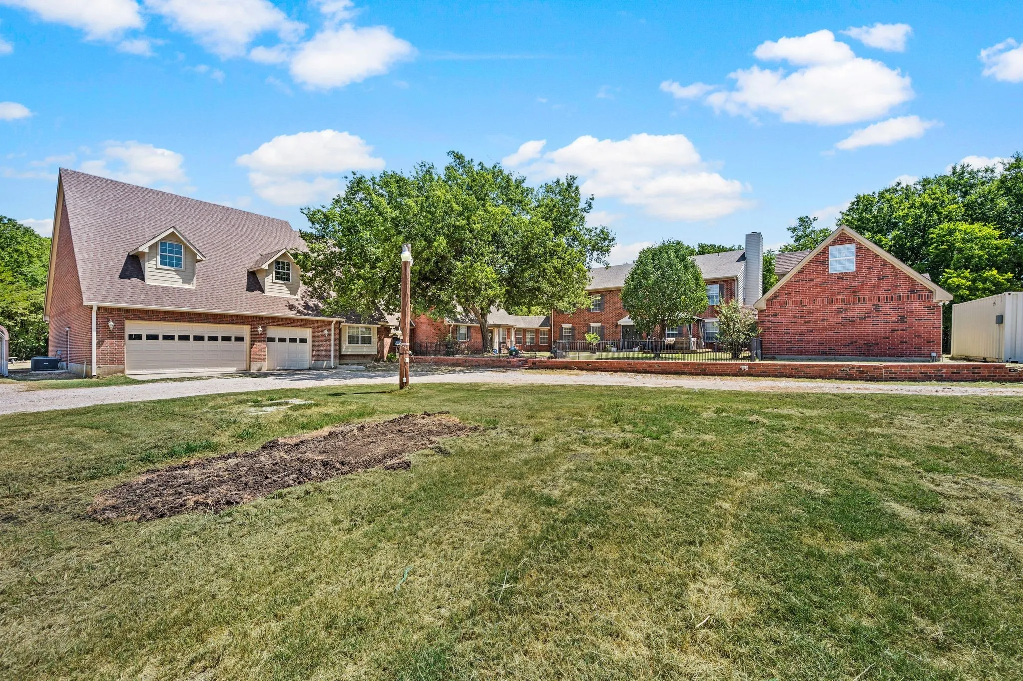 Single Family Residence For Sale in Denton County , 6942 Indian Wells Road, Sanger, Texas 76266, 7 Bedroom, 7 Bathroom, 3 Garage spaces, 7,258 Sqft, built in 1987, mls#21360826, Real Estate Agent in Sanger, Homes For Sale in Denton county, Homes For Sale in Sanger, Realtor in Sanger Texas, Real Estate Brokerage Independent Realty Texas, Luminita Cordes Realtor