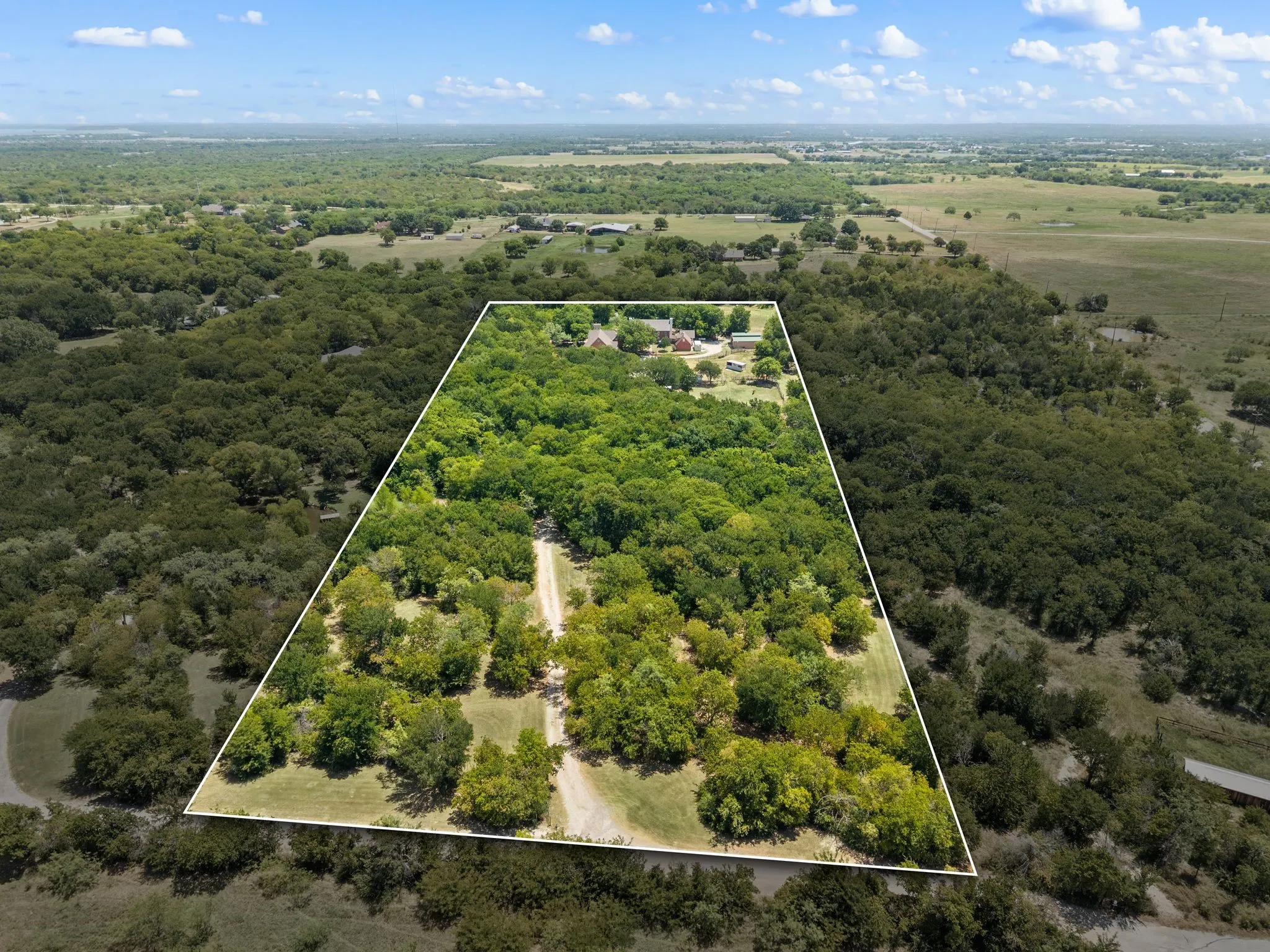 Single Family Residence For Sale in Denton County , 6942 Indian Wells Road, Sanger, Texas 76266, 7 Bedroom, 7 Bathroom, 3 Garage spaces, 7,258 Sqft, built in 1987, mls#21360826, Real Estate Agent in Sanger, Homes For Sale in Denton county, Homes For Sale in Sanger, Realtor in Sanger Texas, Real Estate Brokerage Independent Realty Texas, Luminita Cordes Realtor