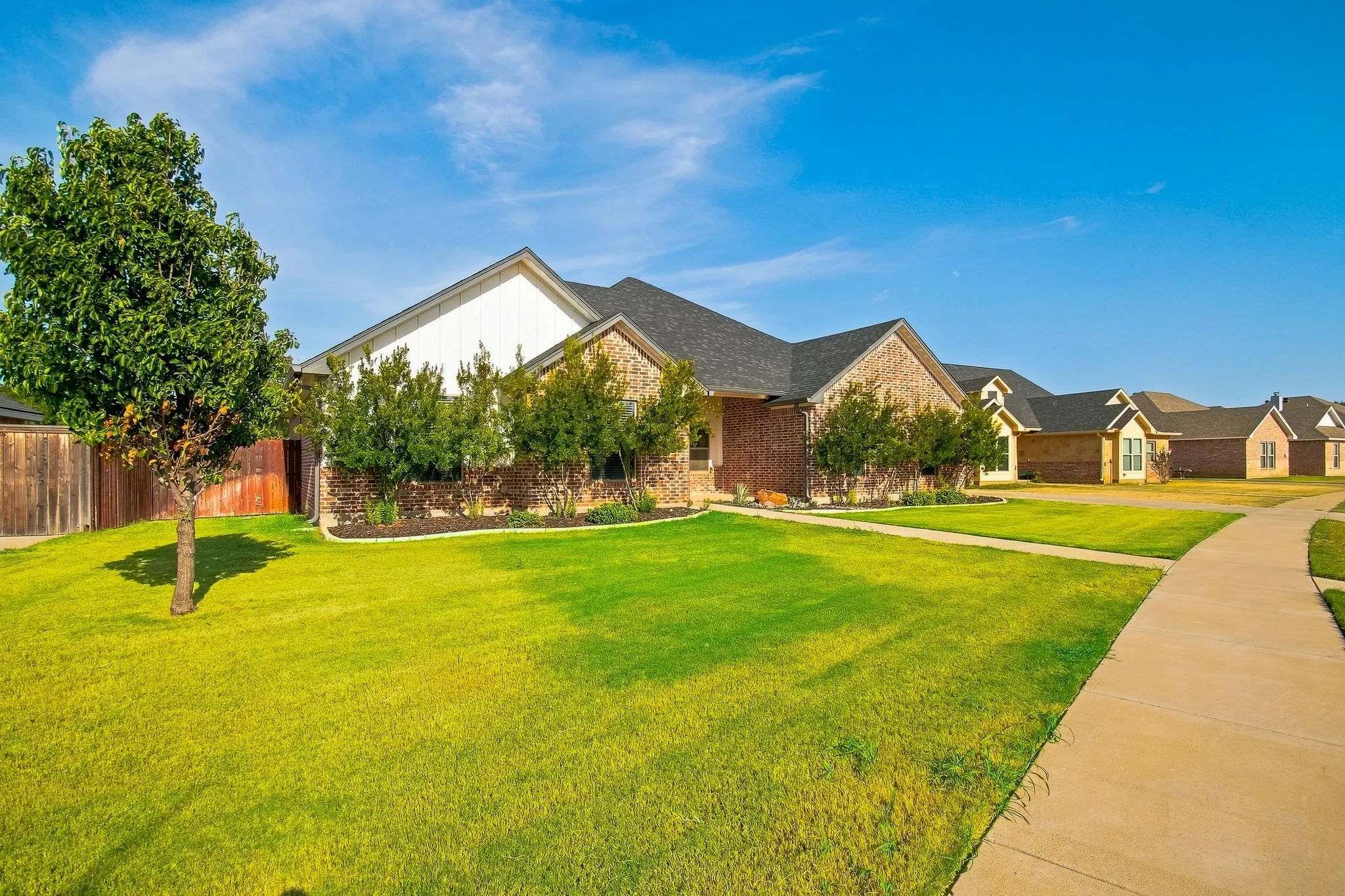 Single Family Residence For Sale in Taylor County , 6517 Cedar Elm Drive, Abilene, Texas 79606, 4 Bedroom, 3 Bathroom, 2 Garage spaces, 1,969 Sqft, built in 2019, mls#21364555, Real Estate Agent in Abilene, Homes For Sale in Taylor county, Homes For Sale in Abilene, Realtor in Abilene Texas, Real Estate Brokerage Independent Realty Texas, Luminita Cordes Realtor