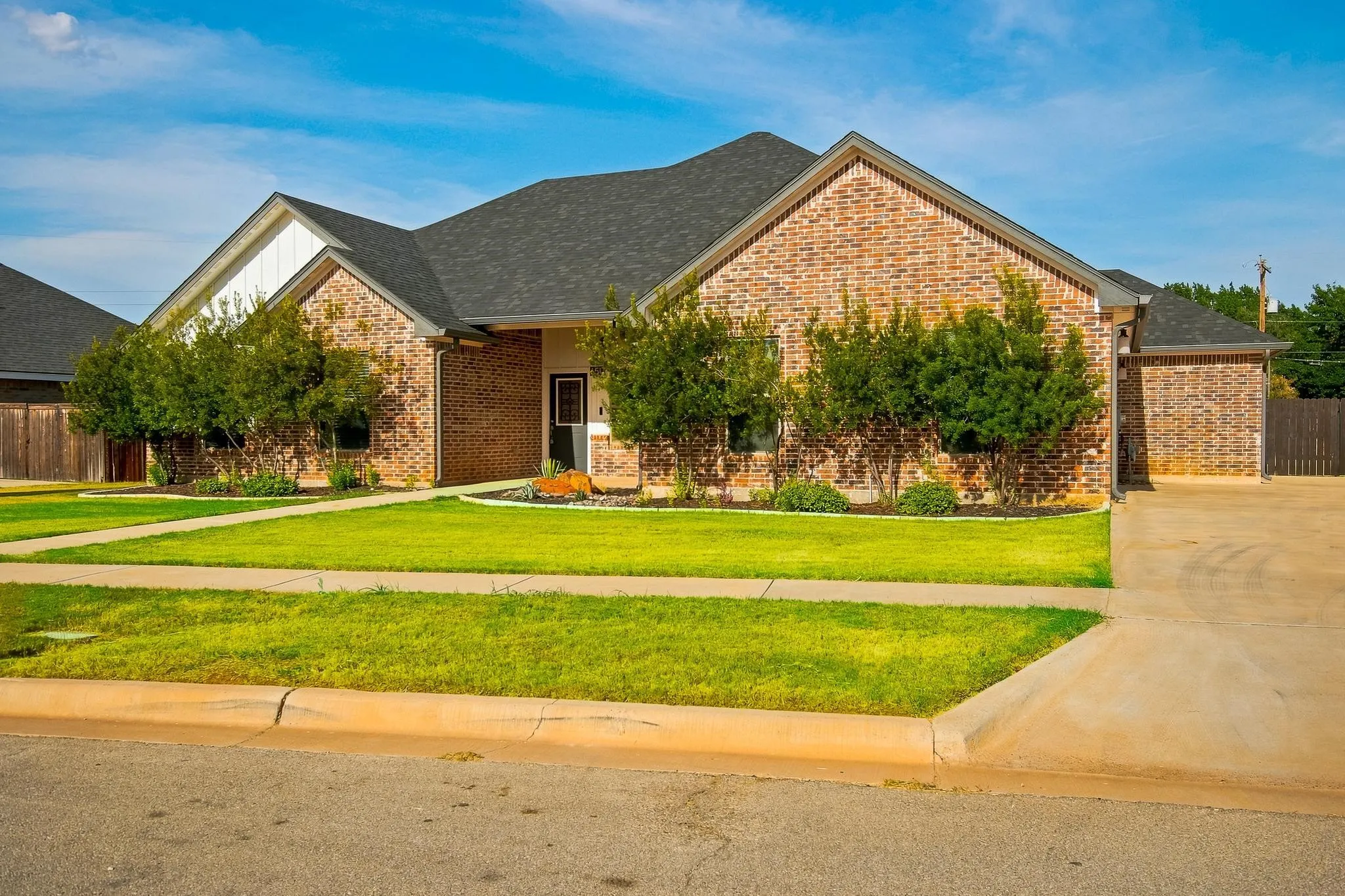 Single Family Residence For Sale in Taylor County , 6517 Cedar Elm Drive, Abilene, Texas 79606, 4 Bedroom, 3 Bathroom, 2 Garage spaces, 1,969 Sqft, built in 2019, mls#21364555, Real Estate Agent in Abilene, Homes For Sale in Taylor county, Homes For Sale in Abilene, Realtor in Abilene Texas, Real Estate Brokerage Independent Realty Texas, Luminita Cordes Realtor