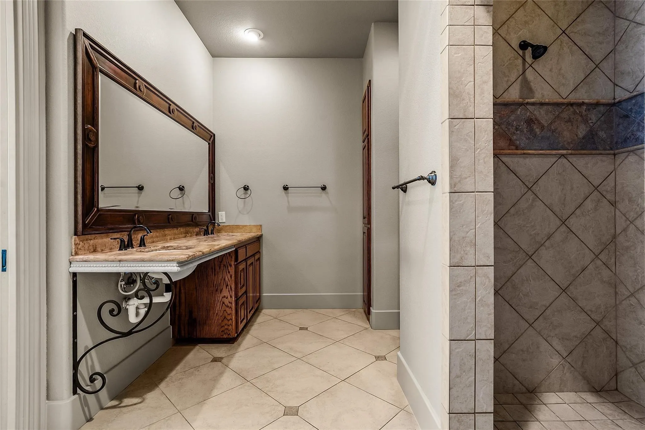 Single Family Residence For Sale in Tarrant County , 614 Cross Timbers Drive, Keller, Texas 76248, 4 Bedroom, 5 Bathroom, 3 Garage spaces, 4,072 Sqft, built in 2008, mls#21364568, Real Estate Agent in Keller, Homes For Sale in Tarrant county, Homes For Sale in Keller, Realtor in Keller Texas, Real Estate Brokerage Independent Realty Texas, Luminita Cordes Realtor