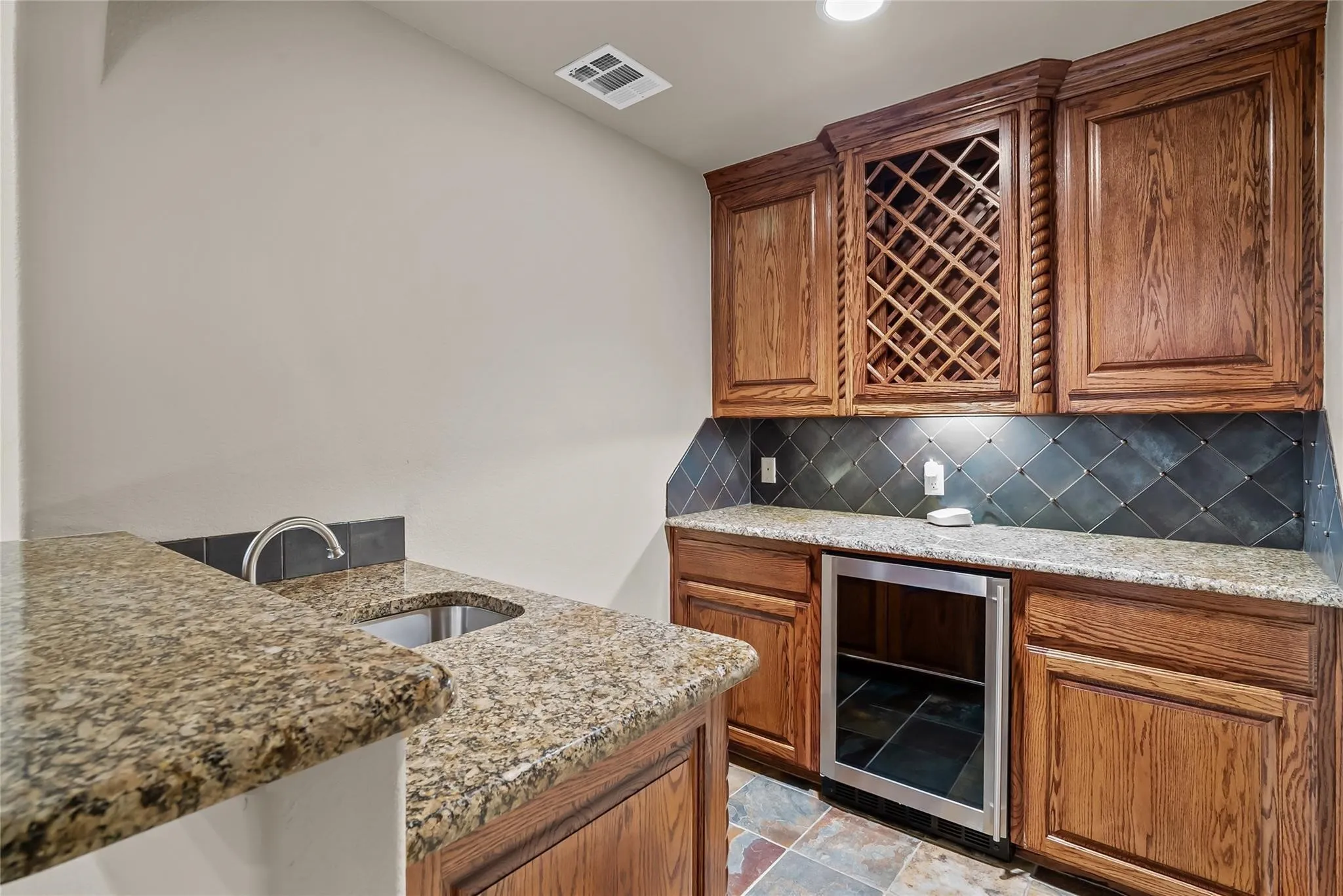 Single Family Residence For Sale in Tarrant County , 614 Cross Timbers Drive, Keller, Texas 76248, 4 Bedroom, 5 Bathroom, 3 Garage spaces, 4,072 Sqft, built in 2008, mls#21364568, Real Estate Agent in Keller, Homes For Sale in Tarrant county, Homes For Sale in Keller, Realtor in Keller Texas, Real Estate Brokerage Independent Realty Texas, Luminita Cordes Realtor