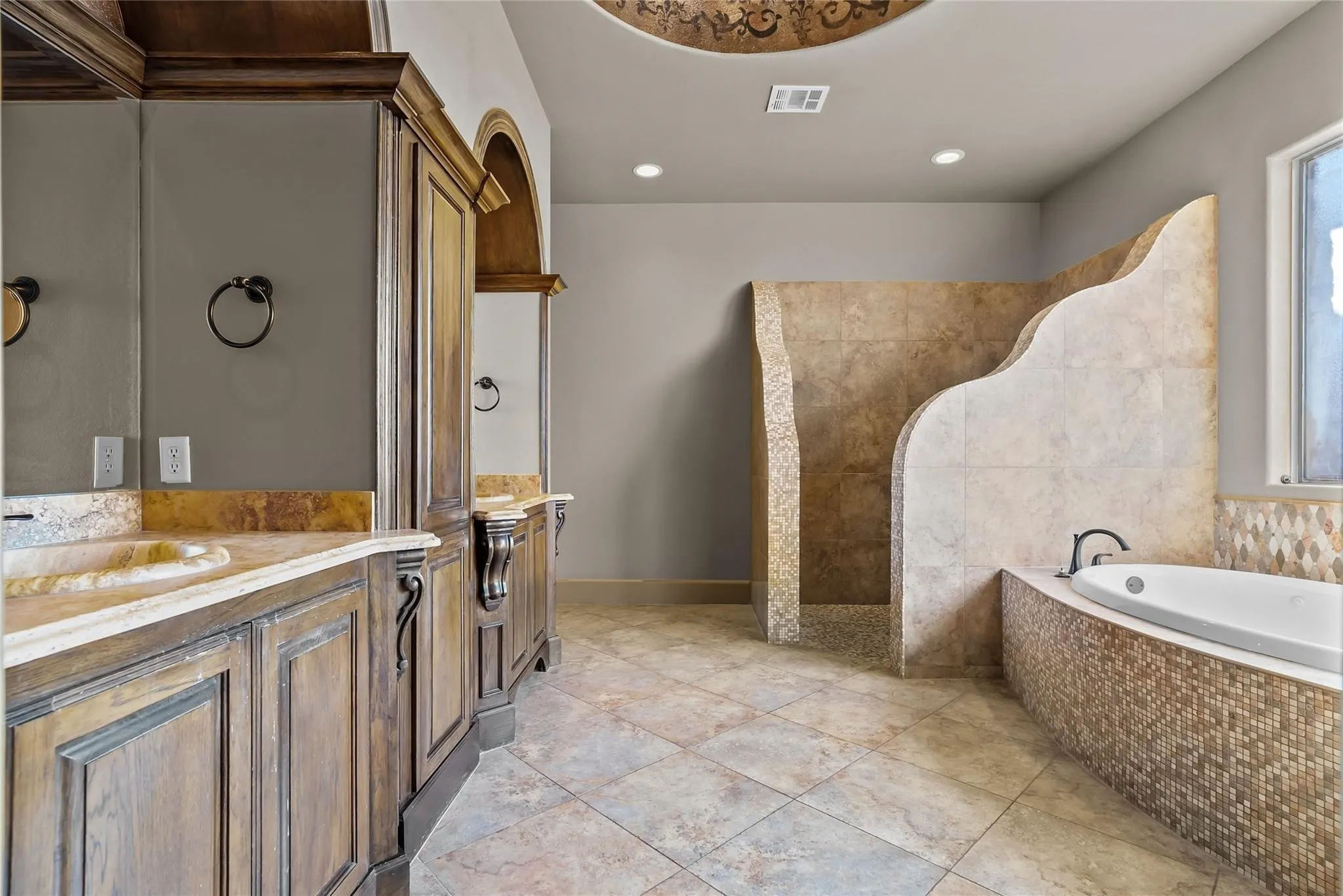 Single Family Residence For Sale in Tarrant County , 614 Cross Timbers Drive, Keller, Texas 76248, 4 Bedroom, 5 Bathroom, 3 Garage spaces, 4,072 Sqft, built in 2008, mls#21364568, Real Estate Agent in Keller, Homes For Sale in Tarrant county, Homes For Sale in Keller, Realtor in Keller Texas, Real Estate Brokerage Independent Realty Texas, Luminita Cordes Realtor