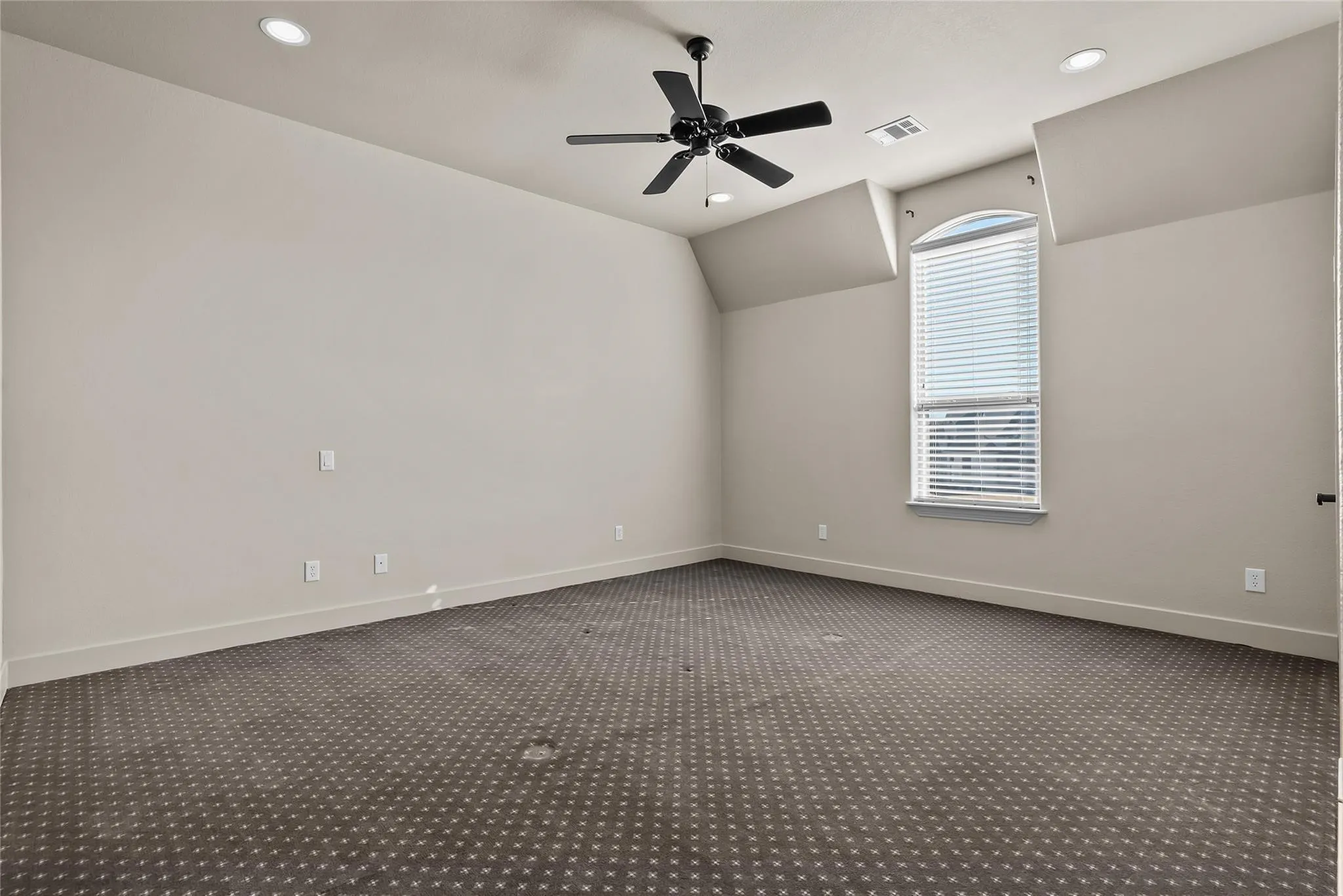 Single Family Residence For Sale in Tarrant County , 614 Cross Timbers Drive, Keller, Texas 76248, 4 Bedroom, 5 Bathroom, 3 Garage spaces, 4,072 Sqft, built in 2008, mls#21364568, Real Estate Agent in Keller, Homes For Sale in Tarrant county, Homes For Sale in Keller, Realtor in Keller Texas, Real Estate Brokerage Independent Realty Texas, Luminita Cordes Realtor