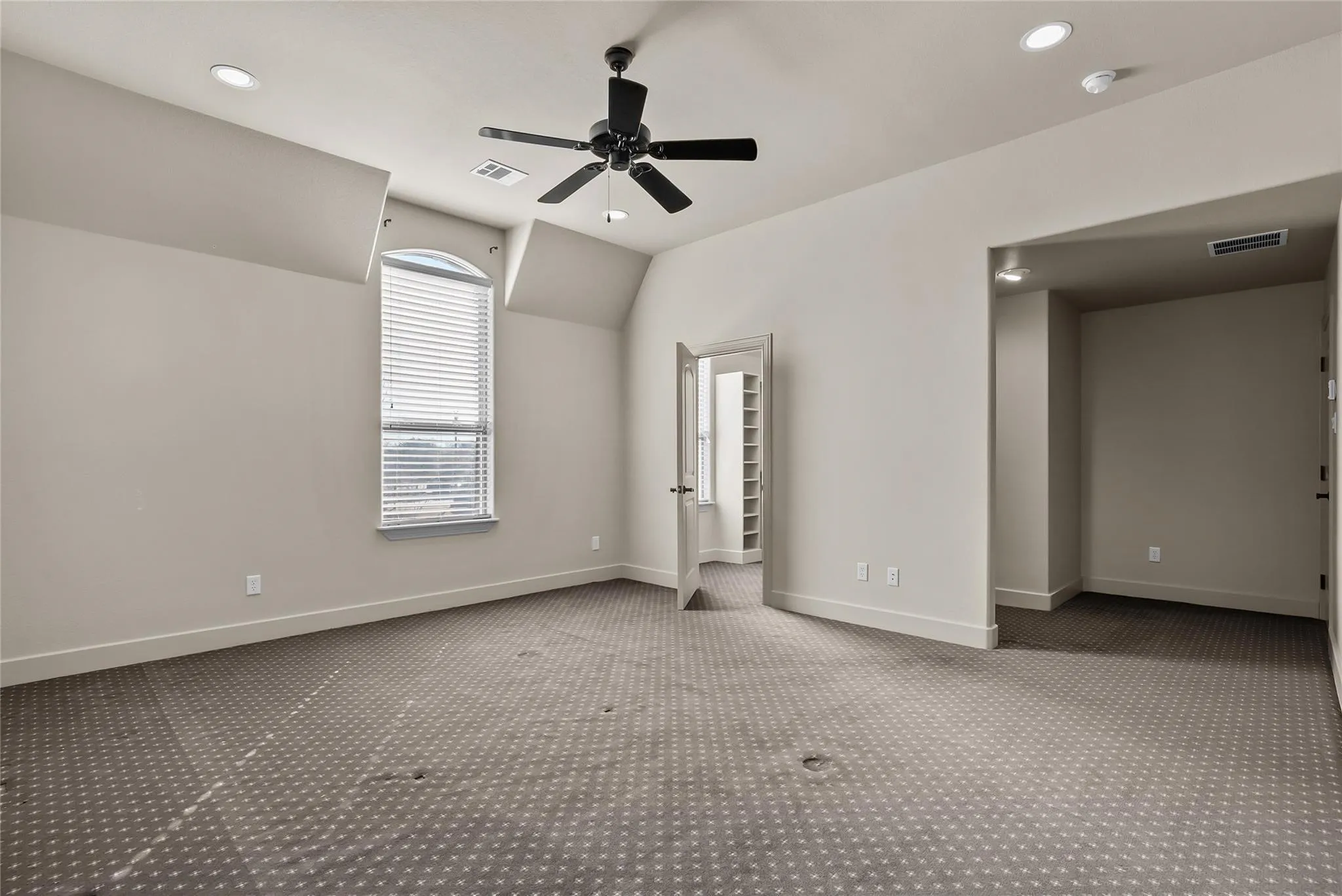 Single Family Residence For Sale in Tarrant County , 614 Cross Timbers Drive, Keller, Texas 76248, 4 Bedroom, 5 Bathroom, 3 Garage spaces, 4,072 Sqft, built in 2008, mls#21364568, Real Estate Agent in Keller, Homes For Sale in Tarrant county, Homes For Sale in Keller, Realtor in Keller Texas, Real Estate Brokerage Independent Realty Texas, Luminita Cordes Realtor
