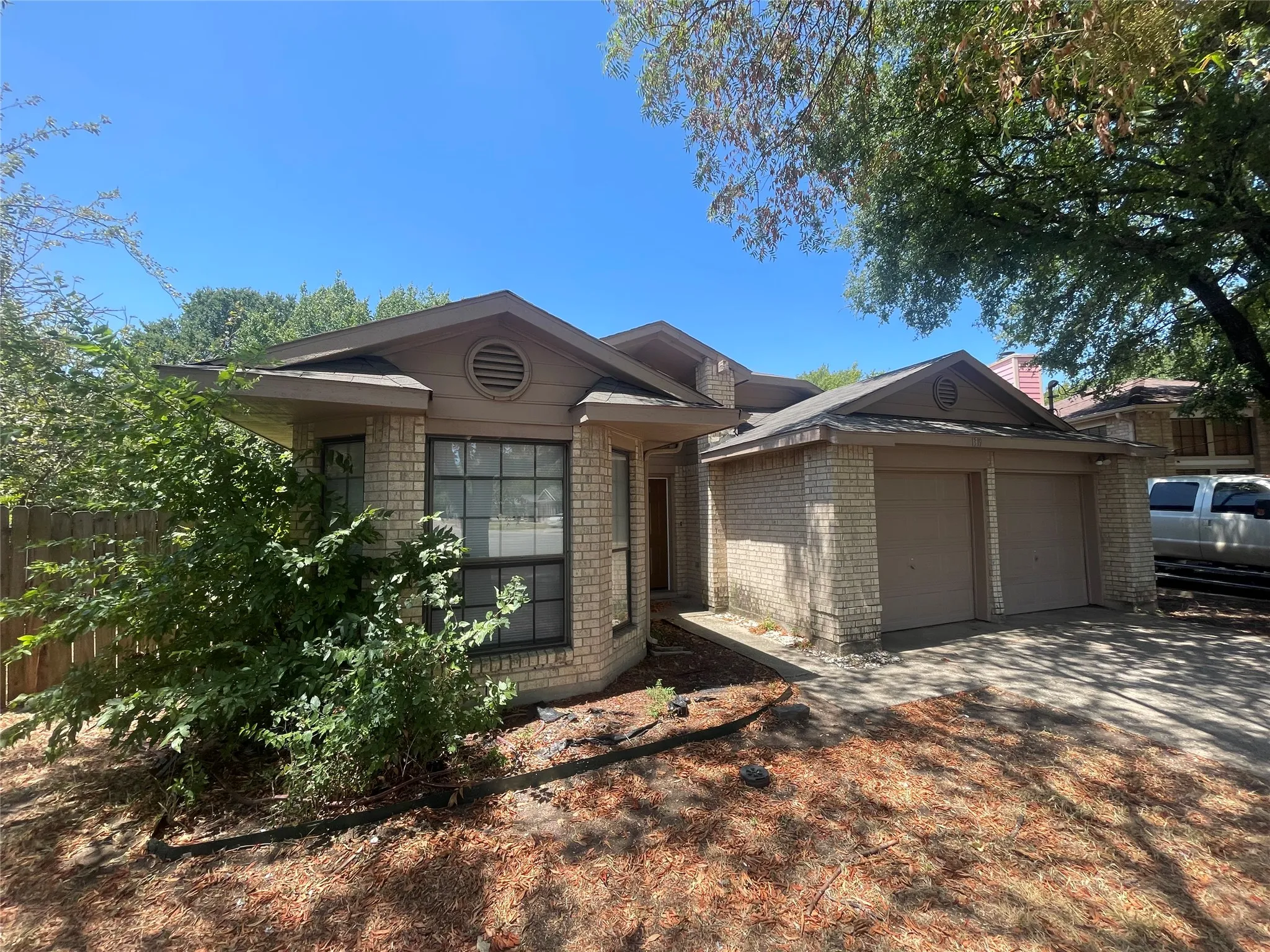 Single Family Residence For Rent in Dallas County , 1319 Glencliff Court, Dallas, Texas 75217, 3 Bedroom, 2 Bathroom, 2 Garage spaces, 1,141 Sqft, built in 1985, mls#21364571, Real Estate Agent in Dallas, Homes For Rent in Dallas county, Homes For Rent in Dallas, Realtor in Dallas Texas, Real Estate Brokerage Independent Realty Texas, Luminita Cordes Realtor