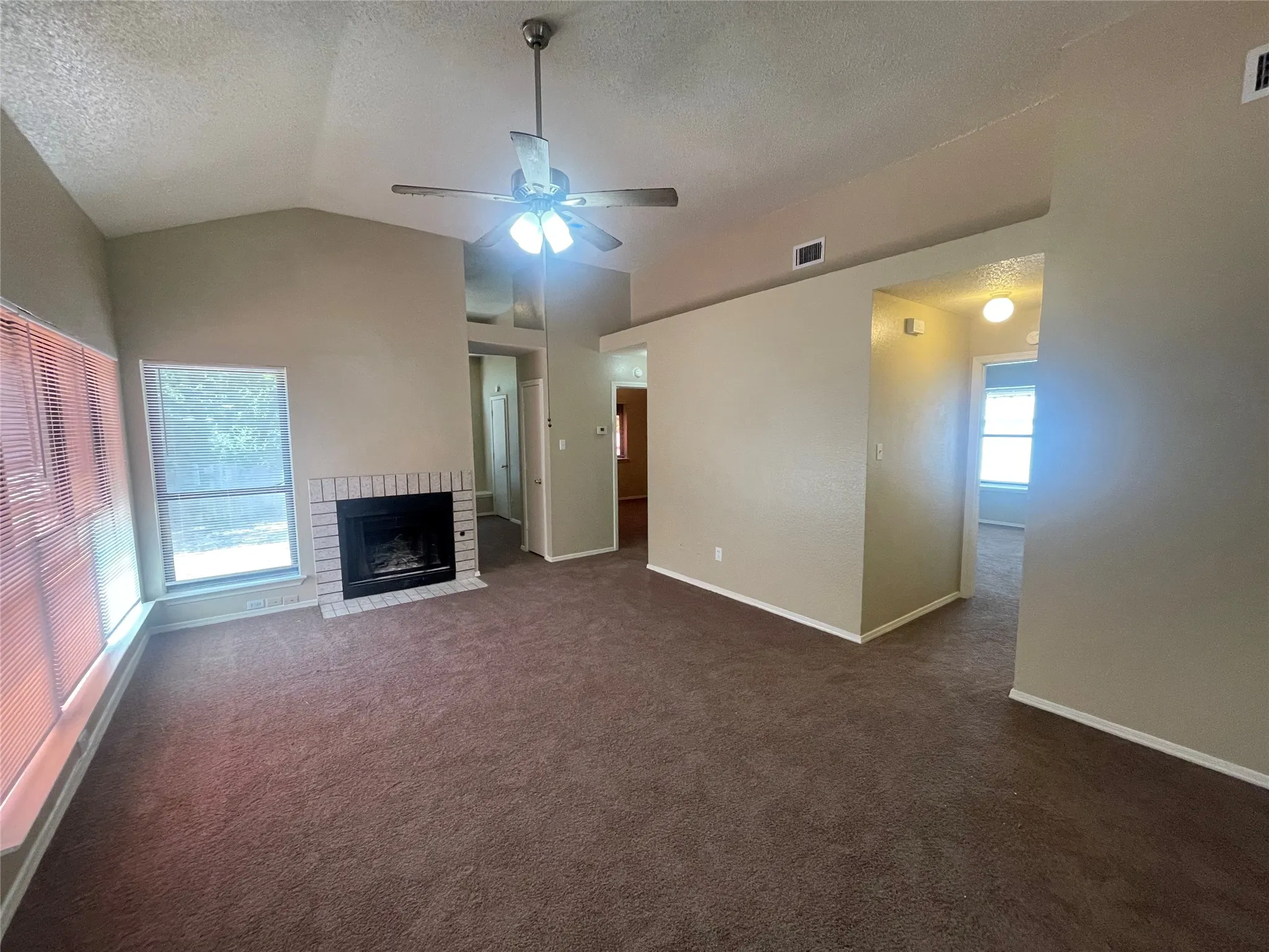 Single Family Residence For Rent in Dallas County , 1319 Glencliff Court, Dallas, Texas 75217, 3 Bedroom, 2 Bathroom, 2 Garage spaces, 1,141 Sqft, built in 1985, mls#21364571, Real Estate Agent in Dallas, Homes For Rent in Dallas county, Homes For Rent in Dallas, Realtor in Dallas Texas, Real Estate Brokerage Independent Realty Texas, Luminita Cordes Realtor