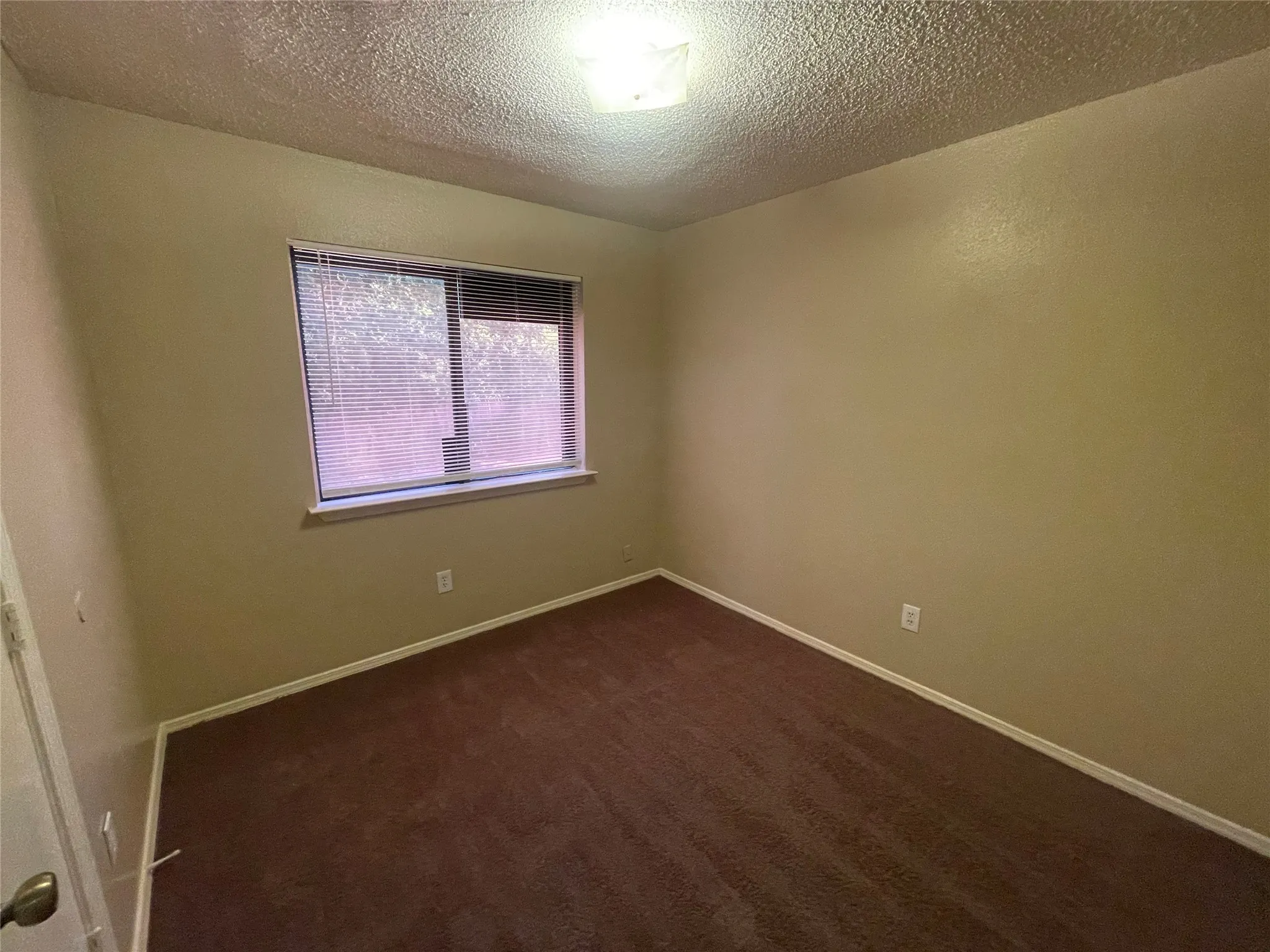 Single Family Residence For Rent in Dallas County , 1319 Glencliff Court, Dallas, Texas 75217, 3 Bedroom, 2 Bathroom, 2 Garage spaces, 1,141 Sqft, built in 1985, mls#21364571, Real Estate Agent in Dallas, Homes For Rent in Dallas county, Homes For Rent in Dallas, Realtor in Dallas Texas, Real Estate Brokerage Independent Realty Texas, Luminita Cordes Realtor