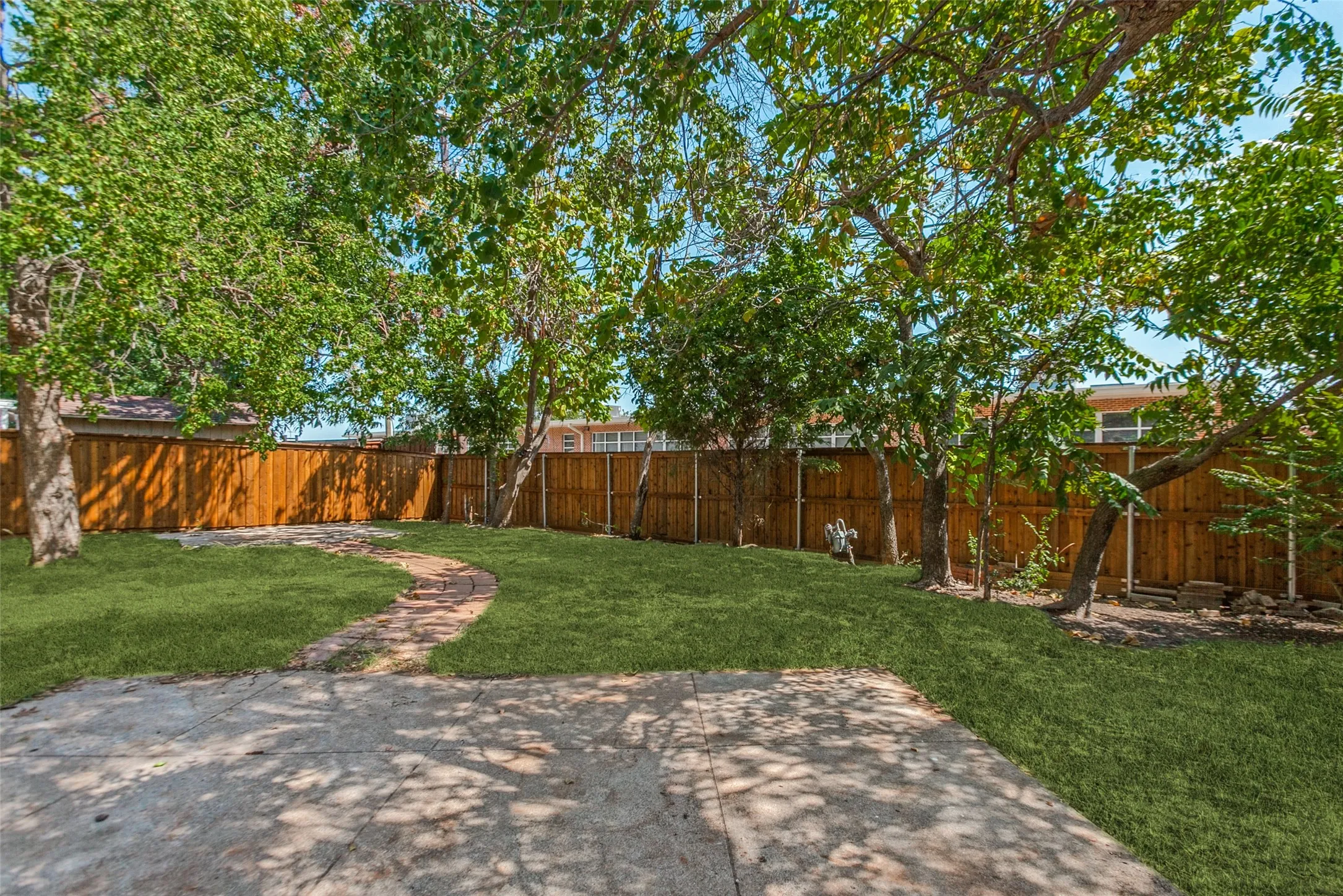 Single Family Residence For Sale in Dallas County , 502 Rorary Drive, Richardson, Texas 75081, 3 Bedroom, 2 Bathroom, 1 Garage spaces, 1,299 Sqft, built in 1959, mls#21364547, Real Estate Agent in Richardson, Homes For Sale in Dallas county, Homes For Sale in Richardson, Realtor in Richardson Texas, Real Estate Brokerage Independent Realty Texas, Luminita Cordes Realtor