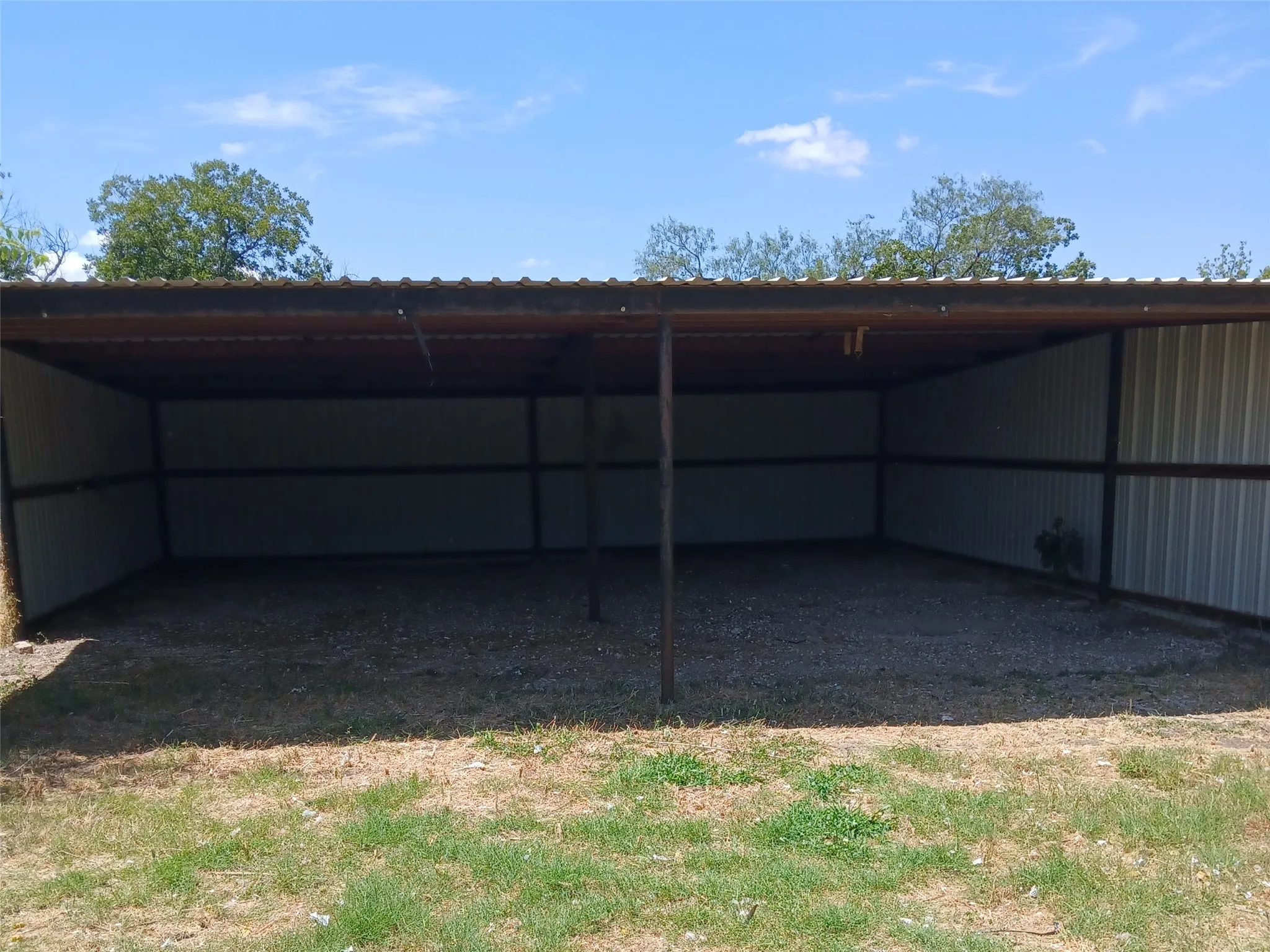 Single Family Residence For Sale in Coleman County , 600 W 14TH Street, Coleman, Texas 76834, 3 Bedroom, 1 Bathroom, Garage spaces, 1,004 Sqft, built in 0, mls#21364576, Real Estate Agent in Coleman, Homes For Sale in Coleman county, Homes For Sale in Coleman, Realtor in Coleman Texas, Real Estate Brokerage Independent Realty Texas, Luminita Cordes Realtor