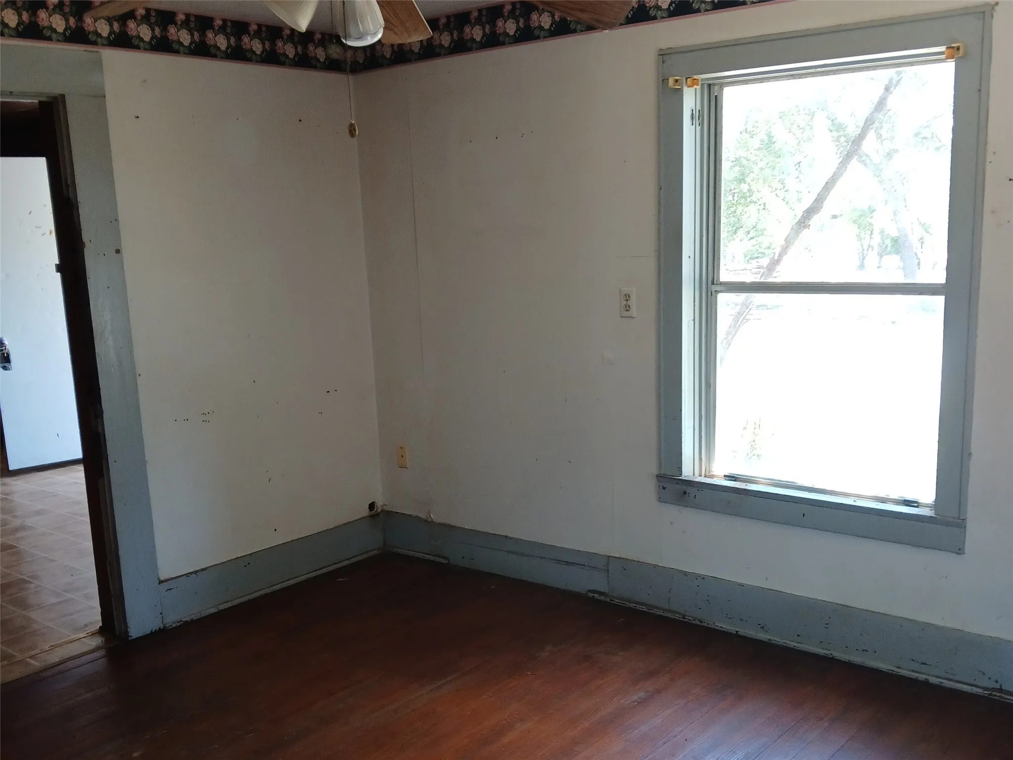 Single Family Residence For Sale in Coleman County , 600 W 14TH Street, Coleman, Texas 76834, 3 Bedroom, 1 Bathroom, Garage spaces, 1,004 Sqft, built in 0, mls#21364576, Real Estate Agent in Coleman, Homes For Sale in Coleman county, Homes For Sale in Coleman, Realtor in Coleman Texas, Real Estate Brokerage Independent Realty Texas, Luminita Cordes Realtor