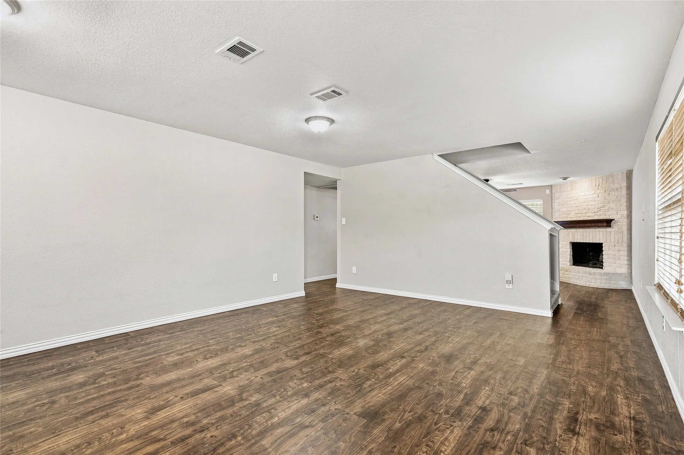 Single Family Residence For Sale in Tarrant County , 5281 Placid Drive, Haltom City, Texas 76117, 4 Bedroom, 3 Bathroom, 2 Garage spaces, 2,880 Sqft, built in 2006, mls#21348756, Real Estate Agent in Haltom City, Homes For Sale in Tarrant county, Homes For Sale in Haltom City, Realtor in Haltom City Texas, Real Estate Brokerage Independent Realty Texas, Luminita Cordes Realtor