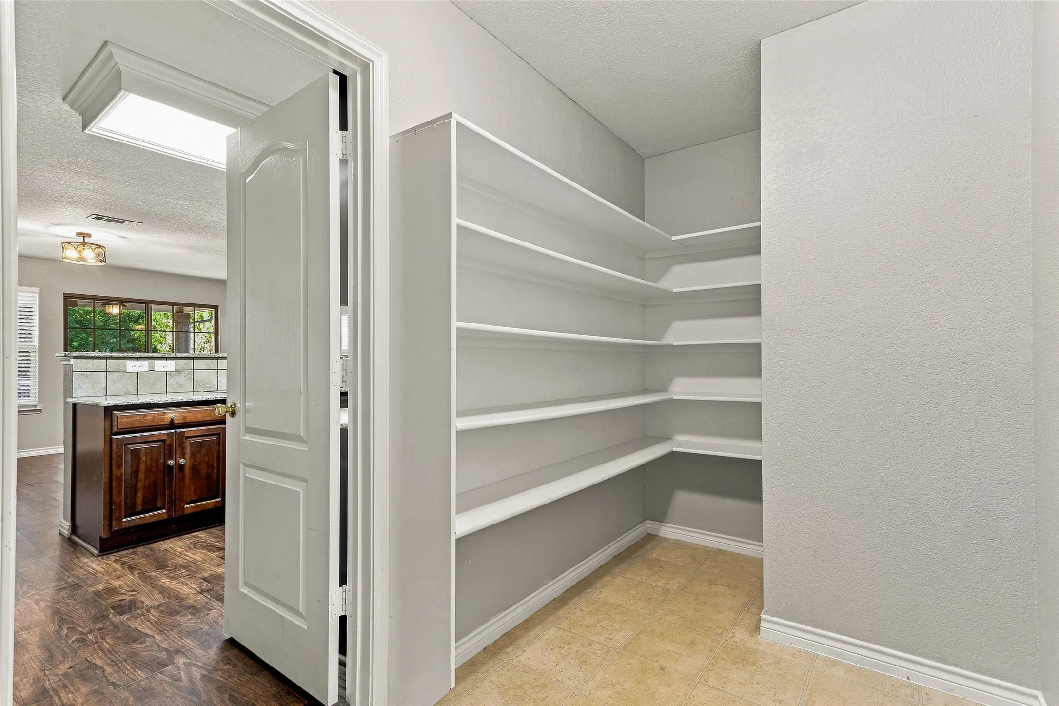 Single Family Residence For Sale in Tarrant County , 5281 Placid Drive, Haltom City, Texas 76117, 4 Bedroom, 3 Bathroom, 2 Garage spaces, 2,880 Sqft, built in 2006, mls#21348756, Real Estate Agent in Haltom City, Homes For Sale in Tarrant county, Homes For Sale in Haltom City, Realtor in Haltom City Texas, Real Estate Brokerage Independent Realty Texas, Luminita Cordes Realtor