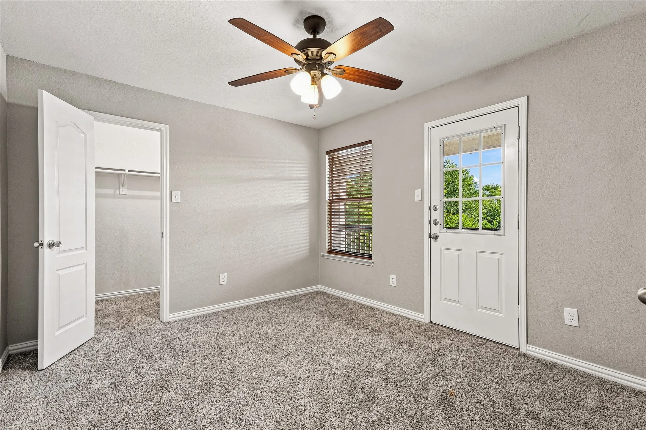 Single Family Residence For Sale in Tarrant County , 5281 Placid Drive, Haltom City, Texas 76117, 4 Bedroom, 3 Bathroom, 2 Garage spaces, 2,880 Sqft, built in 2006, mls#21348756, Real Estate Agent in Haltom City, Homes For Sale in Tarrant county, Homes For Sale in Haltom City, Realtor in Haltom City Texas, Real Estate Brokerage Independent Realty Texas, Luminita Cordes Realtor