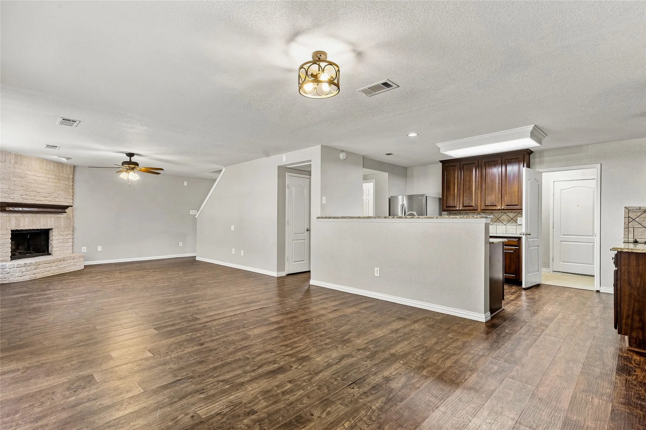 Single Family Residence For Sale in Tarrant County , 5281 Placid Drive, Haltom City, Texas 76117, 4 Bedroom, 3 Bathroom, 2 Garage spaces, 2,880 Sqft, built in 2006, mls#21348756, Real Estate Agent in Haltom City, Homes For Sale in Tarrant county, Homes For Sale in Haltom City, Realtor in Haltom City Texas, Real Estate Brokerage Independent Realty Texas, Luminita Cordes Realtor