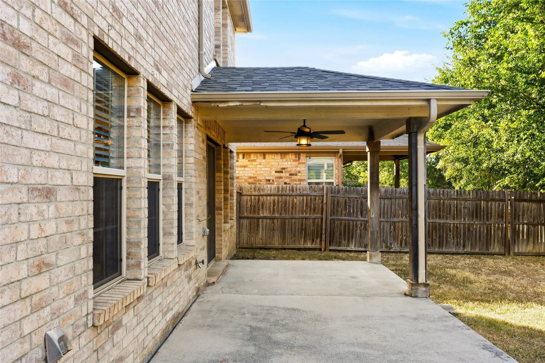 Single Family Residence For Sale in Tarrant County , 5281 Placid Drive, Haltom City, Texas 76117, 4 Bedroom, 3 Bathroom, 2 Garage spaces, 2,880 Sqft, built in 2006, mls#21348756, Real Estate Agent in Haltom City, Homes For Sale in Tarrant county, Homes For Sale in Haltom City, Realtor in Haltom City Texas, Real Estate Brokerage Independent Realty Texas, Luminita Cordes Realtor