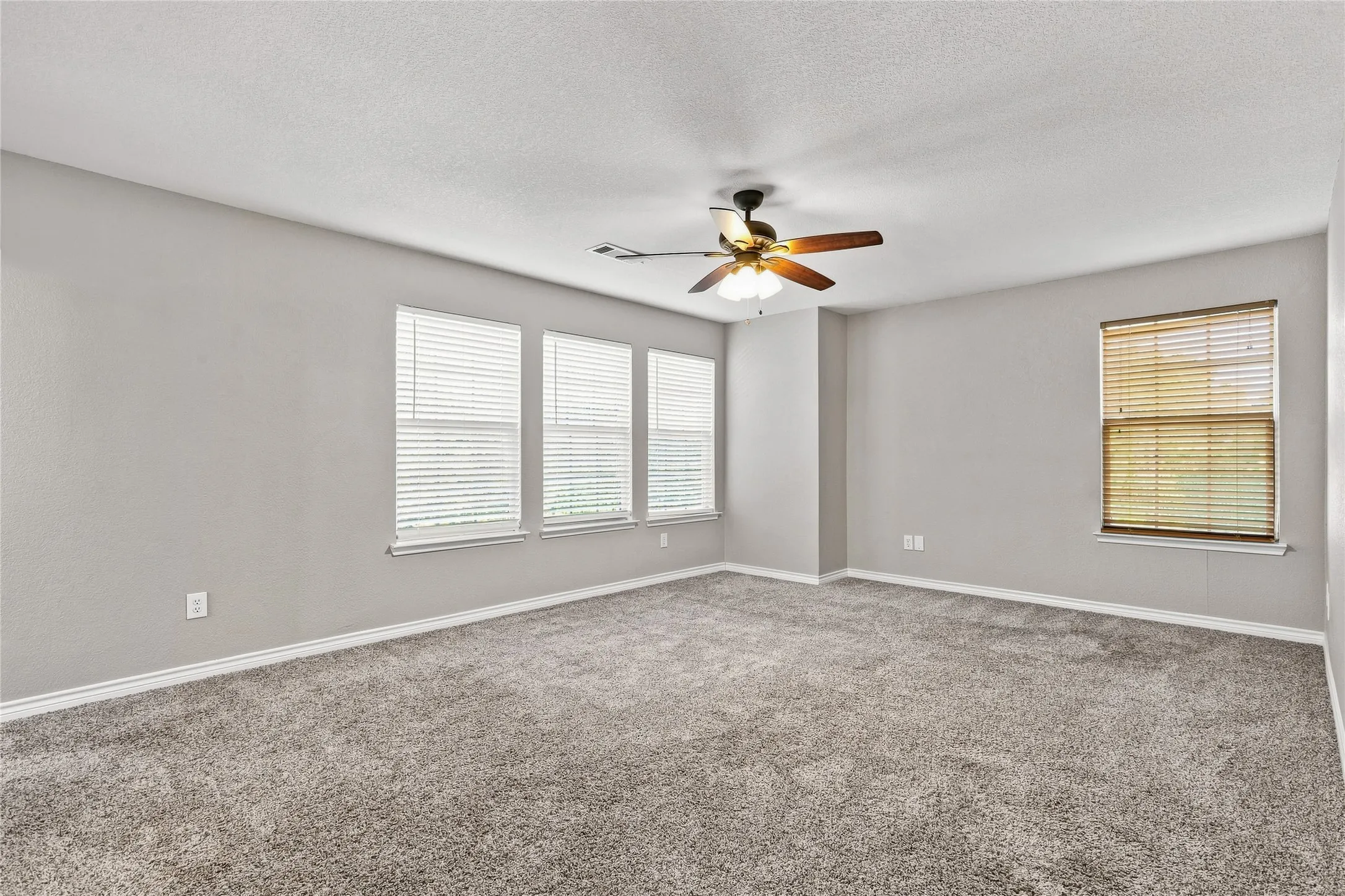 Single Family Residence For Sale in Tarrant County , 5281 Placid Drive, Haltom City, Texas 76117, 4 Bedroom, 3 Bathroom, 2 Garage spaces, 2,880 Sqft, built in 2006, mls#21348756, Real Estate Agent in Haltom City, Homes For Sale in Tarrant county, Homes For Sale in Haltom City, Realtor in Haltom City Texas, Real Estate Brokerage Independent Realty Texas, Luminita Cordes Realtor