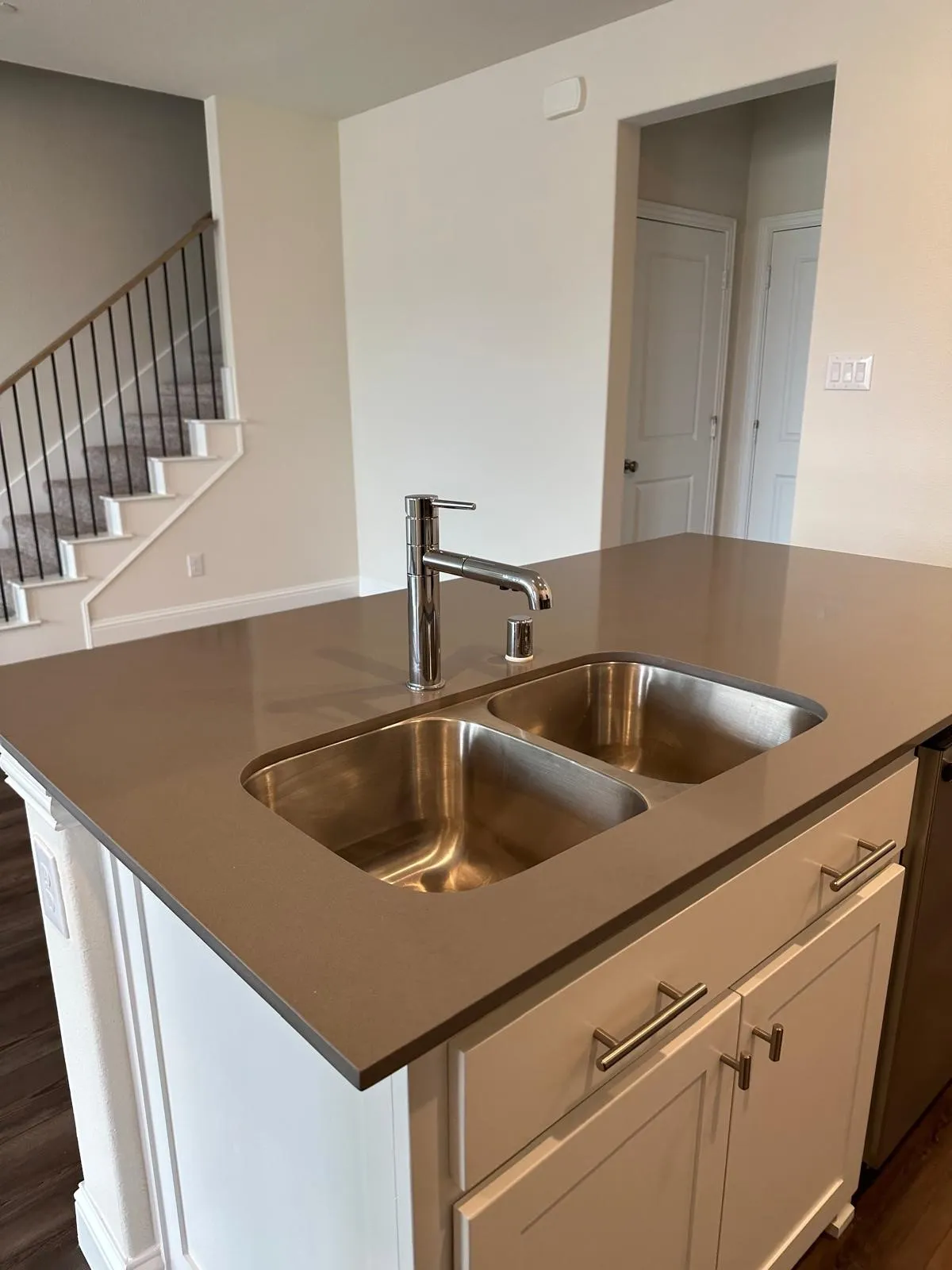Townhouse For Rent in Collin County , 13139 Teton Street, Frisco, Texas 75035, 3 Bedroom, 3 Bathroom, 2 Garage spaces, 2,035 Sqft, built in 2022, mls#21364583, Real Estate Agent in Frisco, Homes For Rent in Collin county, Homes For Rent in Frisco, Realtor in Frisco Texas, Real Estate Brokerage Independent Realty Texas, Luminita Cordes Realtor