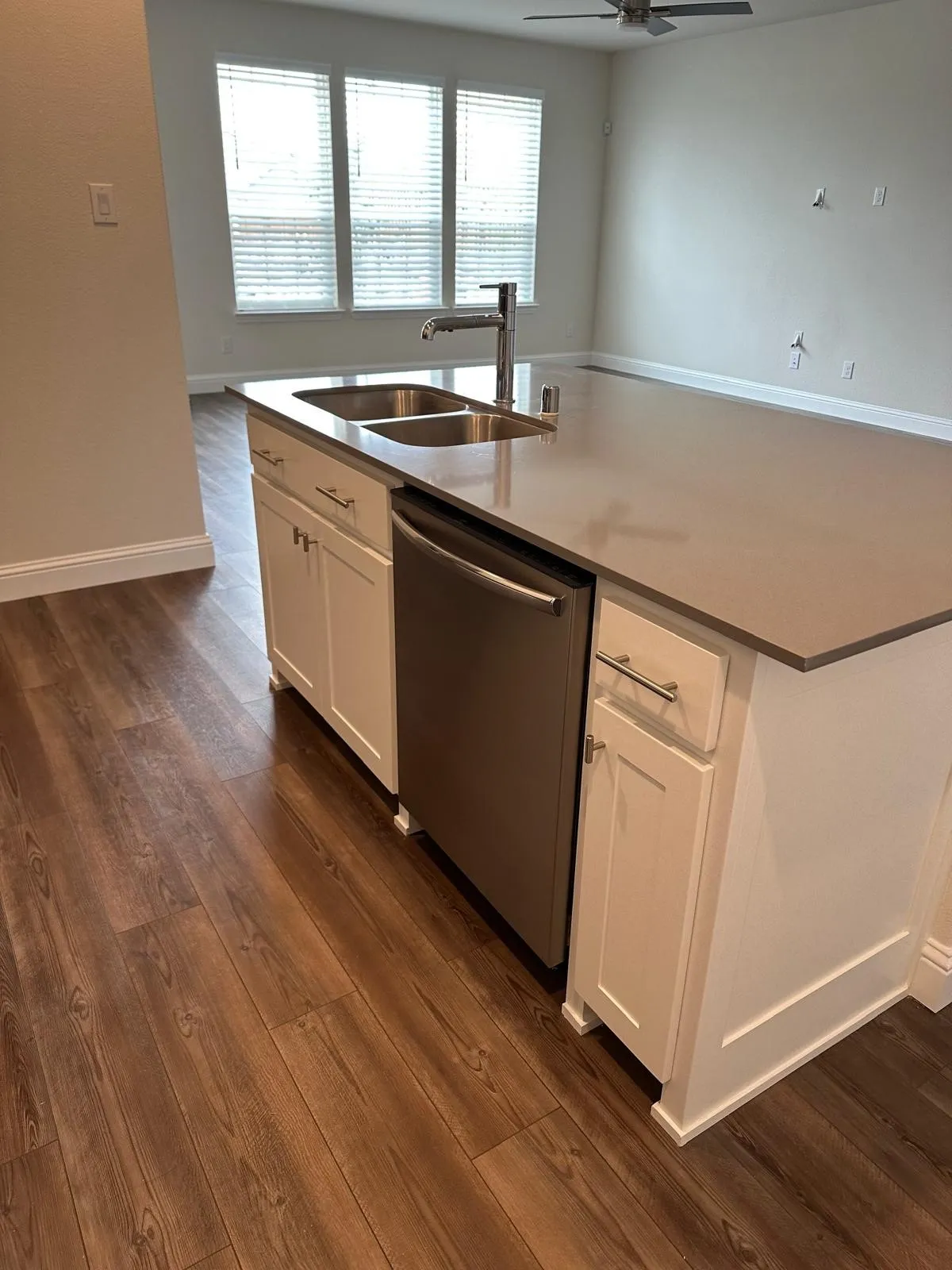 Townhouse For Rent in Collin County , 13139 Teton Street, Frisco, Texas 75035, 3 Bedroom, 3 Bathroom, 2 Garage spaces, 2,035 Sqft, built in 2022, mls#21364583, Real Estate Agent in Frisco, Homes For Rent in Collin county, Homes For Rent in Frisco, Realtor in Frisco Texas, Real Estate Brokerage Independent Realty Texas, Luminita Cordes Realtor